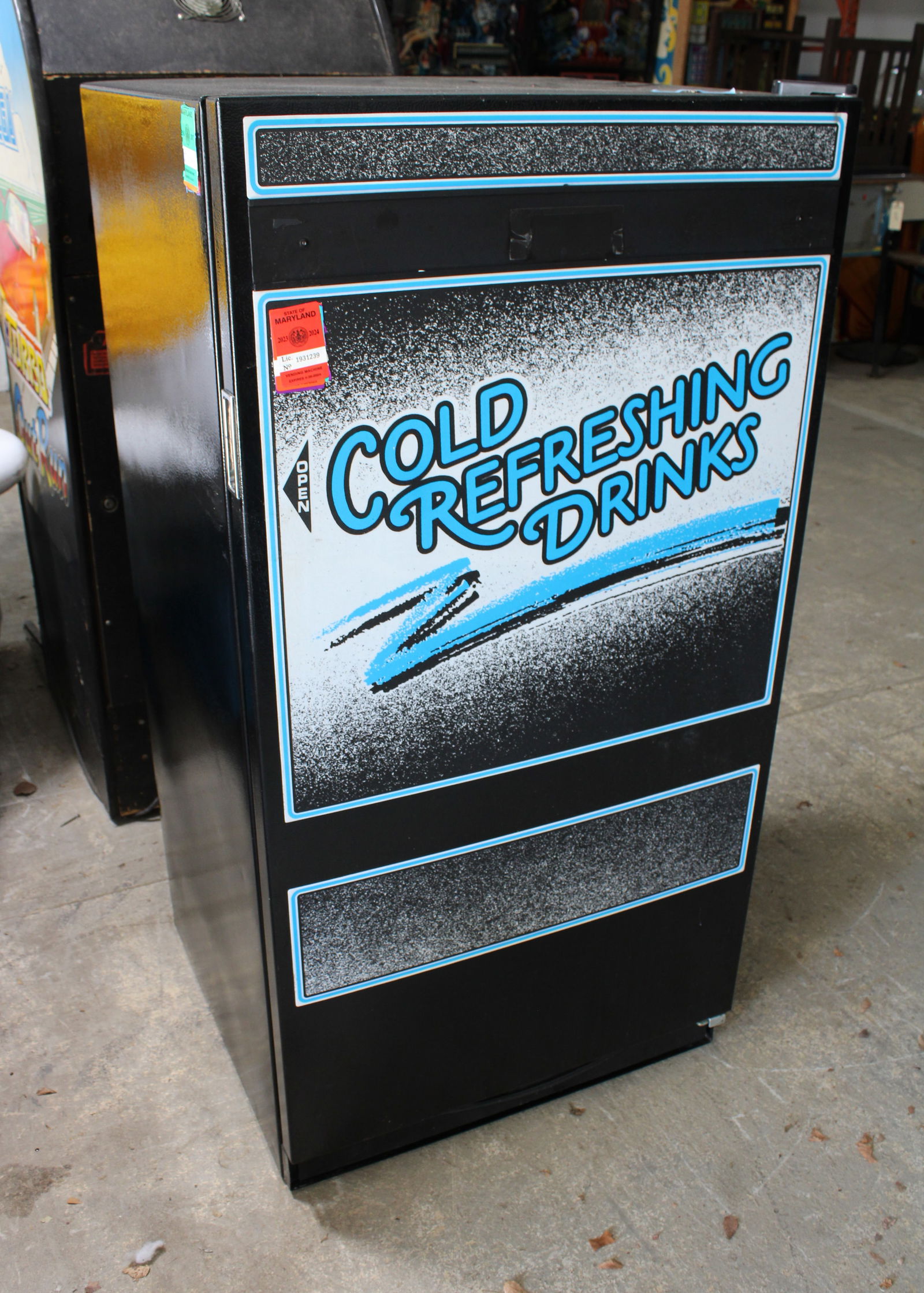 Cold Drinks Vending Machine: Working with key. This item requires third-party shipping or pickup arrangements to be made. Dimensions: 56 x 28 x 28