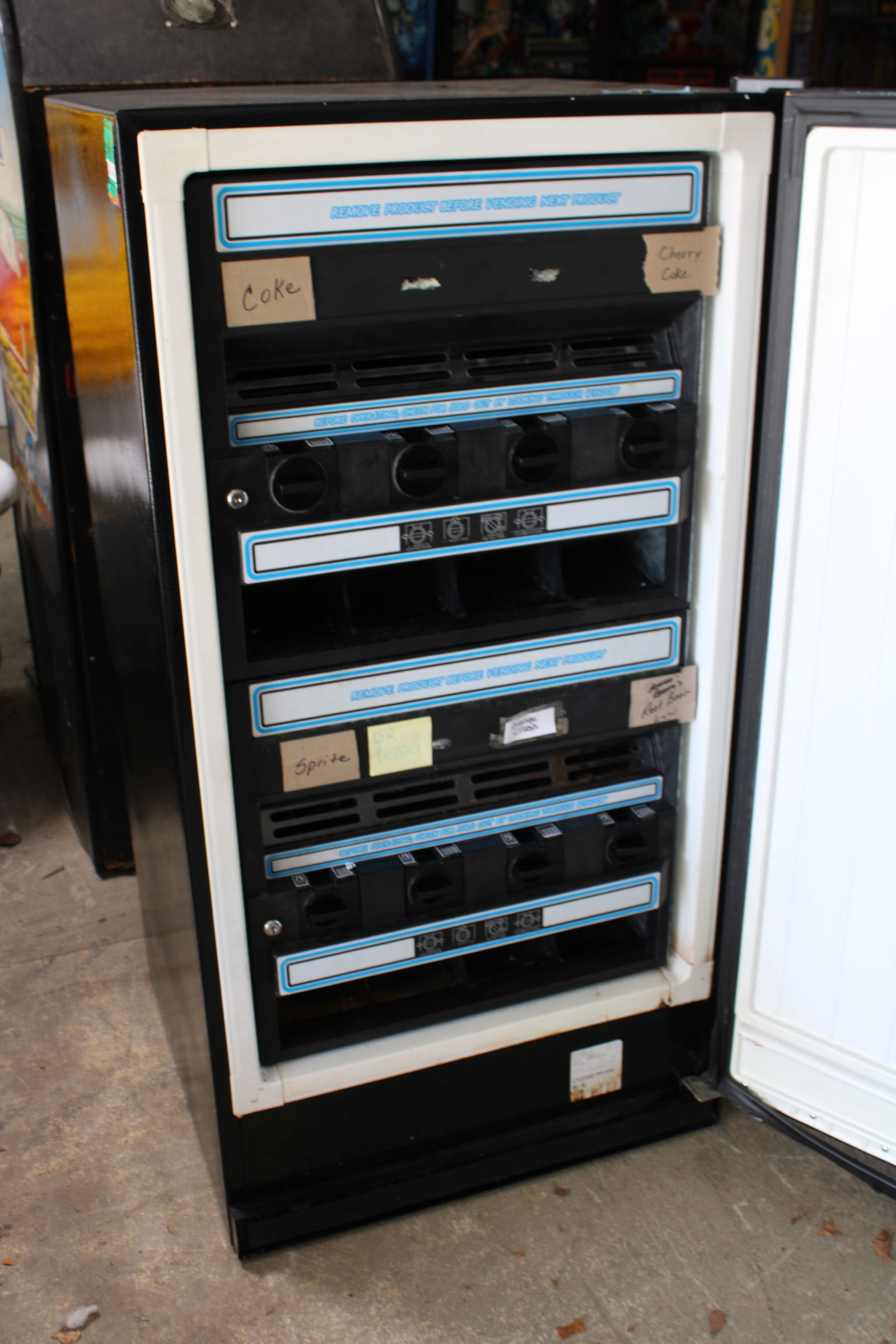 Cold Drinks Vending Machine - 2