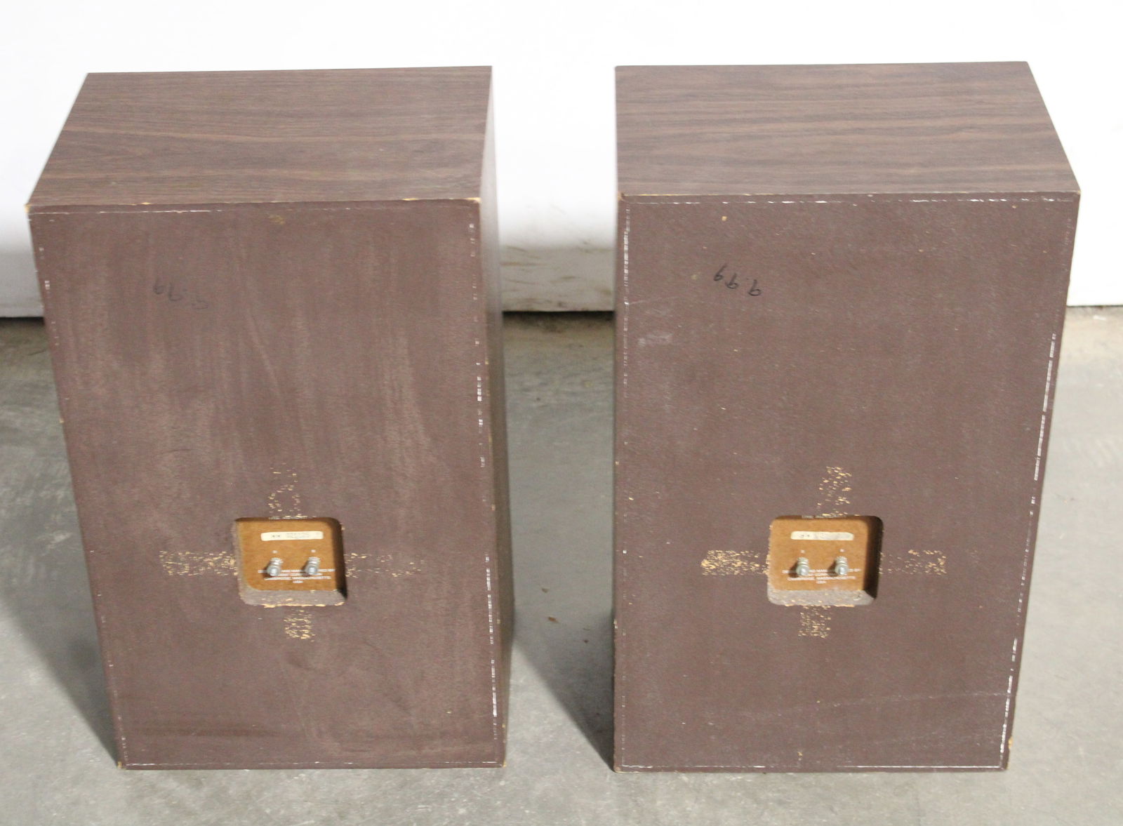 Advent Woodgrain Speakers - 2