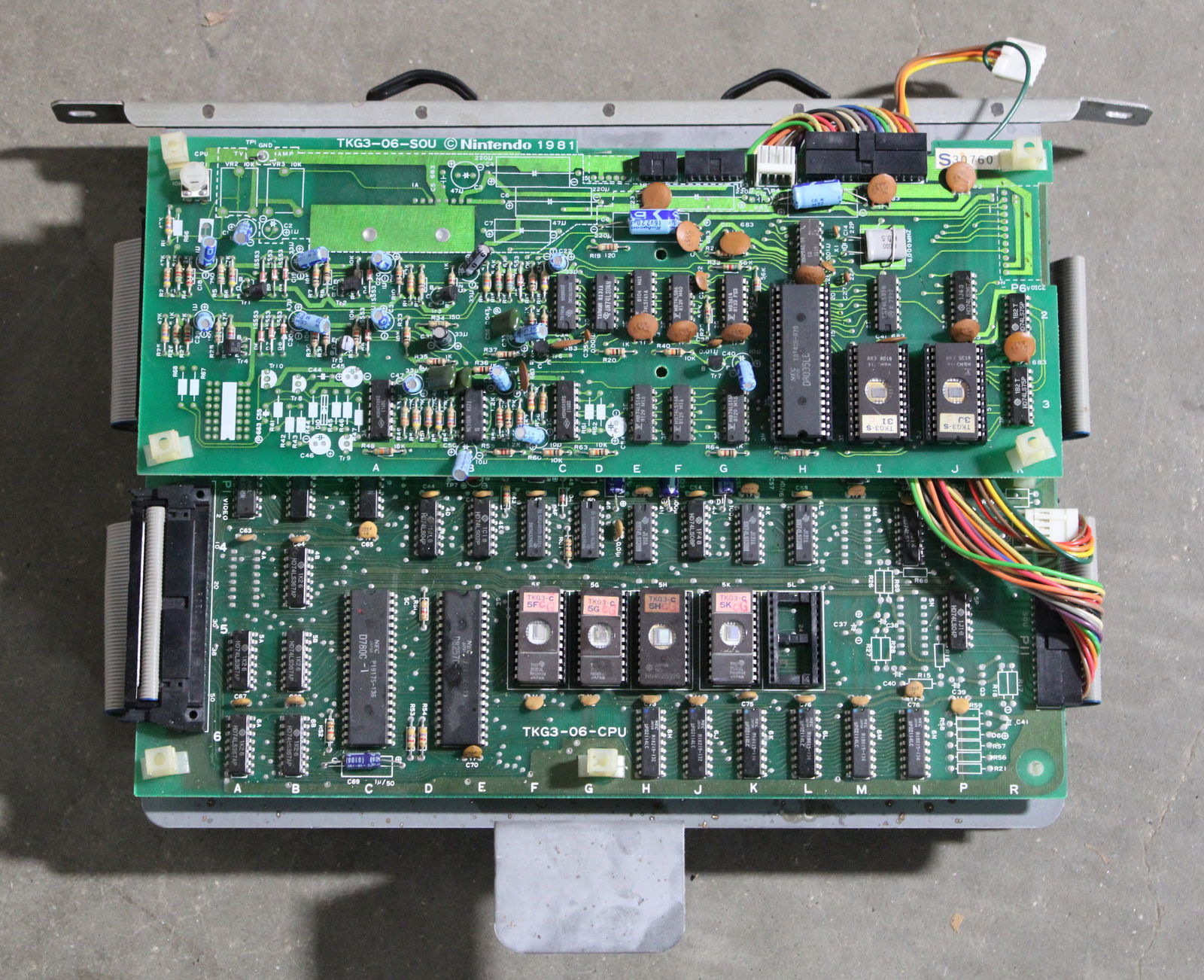 Nintendo Donkey Kong Cocktail Arcade Game Boardset: Untested. In-house shipping available.