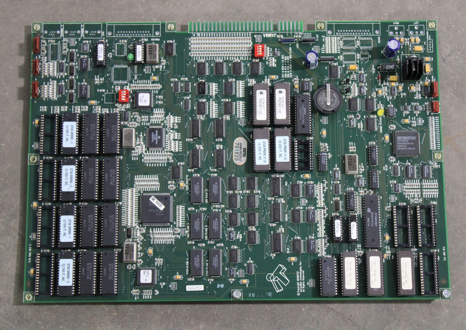 IT Golden Tee 2K Arcade Game Board, Lot 1 (1 of 1)