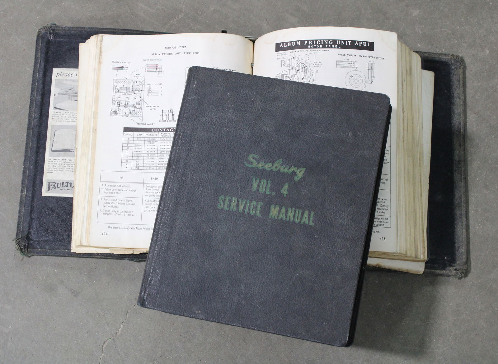 Seeburg Jukebox Repairman Manual Binders: Not checked for completeness. In-house shipping available.