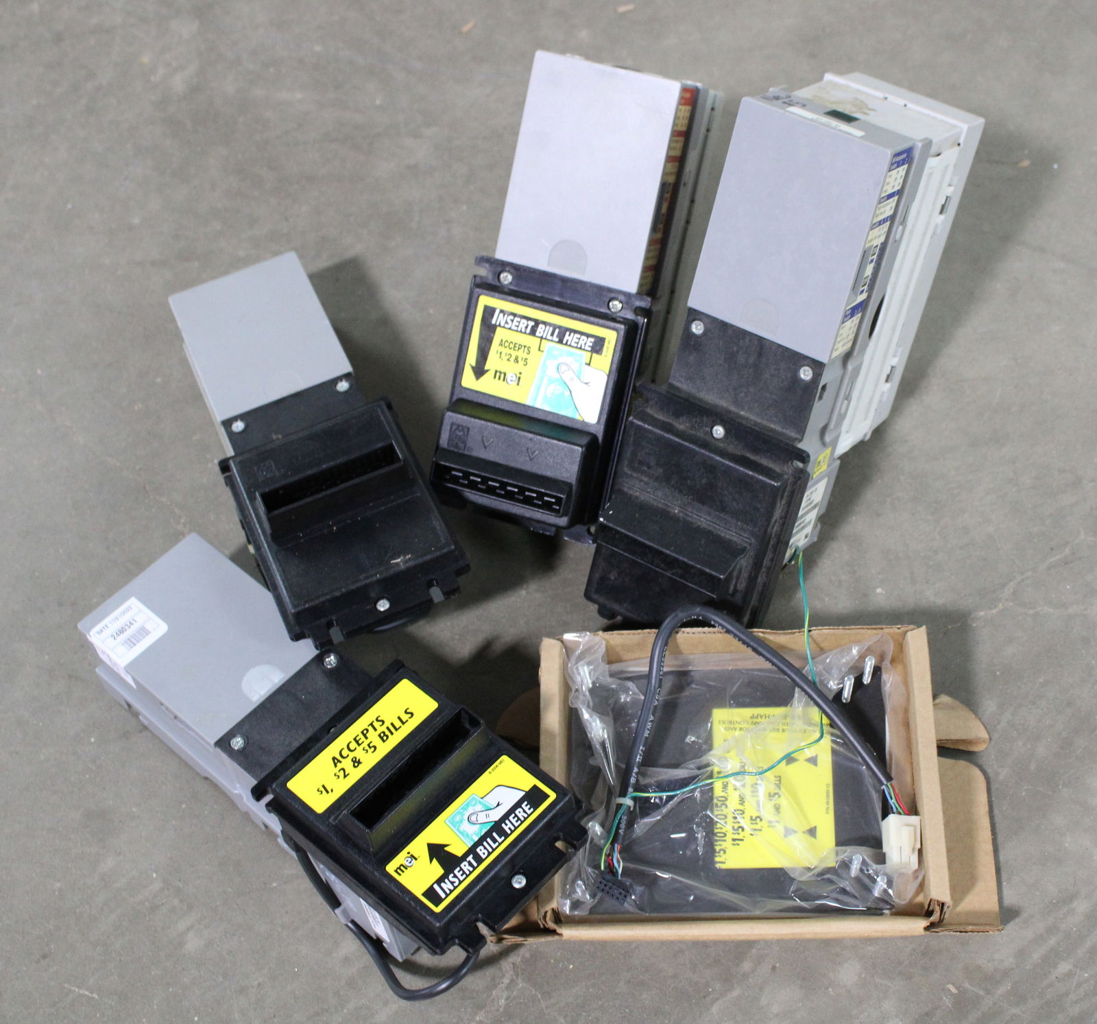 MEI Bill Acceptors, Lot 2