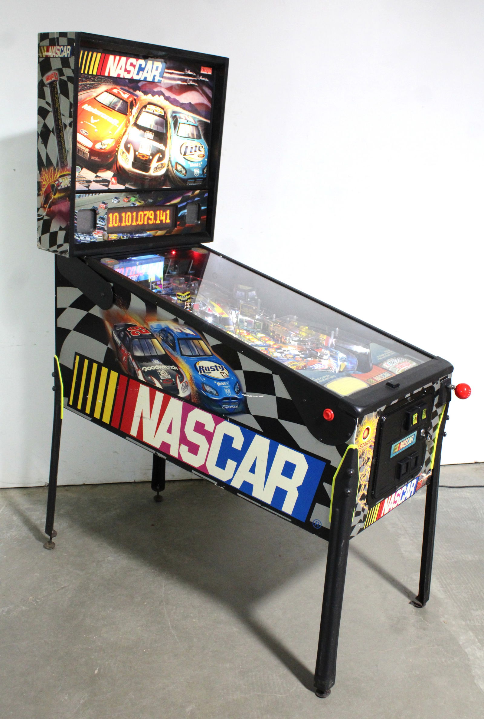 Stern Nascar Pinball Machine - 4