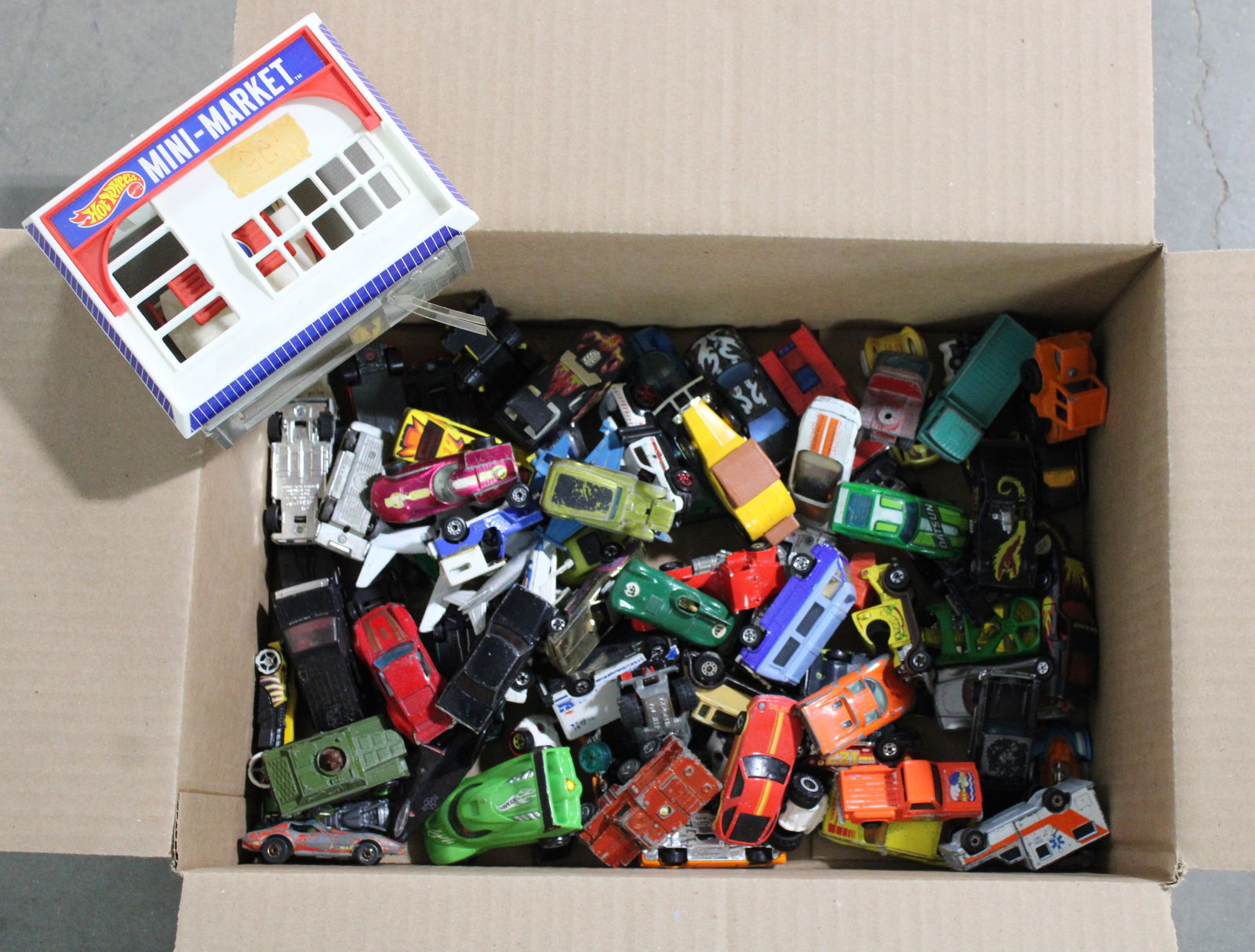 Matchbox & Hot Wheels Die Cast Cars, Red Liners, Mini-Market, Jaguar Lot 3: In-house shipping available.