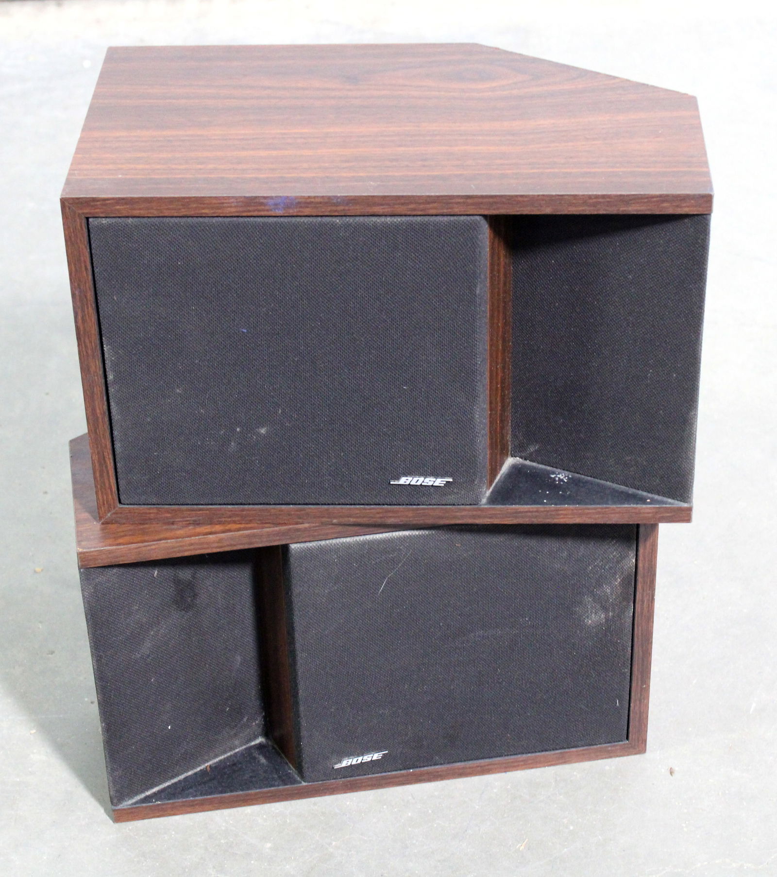 Bose 201 Series II Shelf Speakers: This item requires third-party shipping or pickup arrangements to be made.