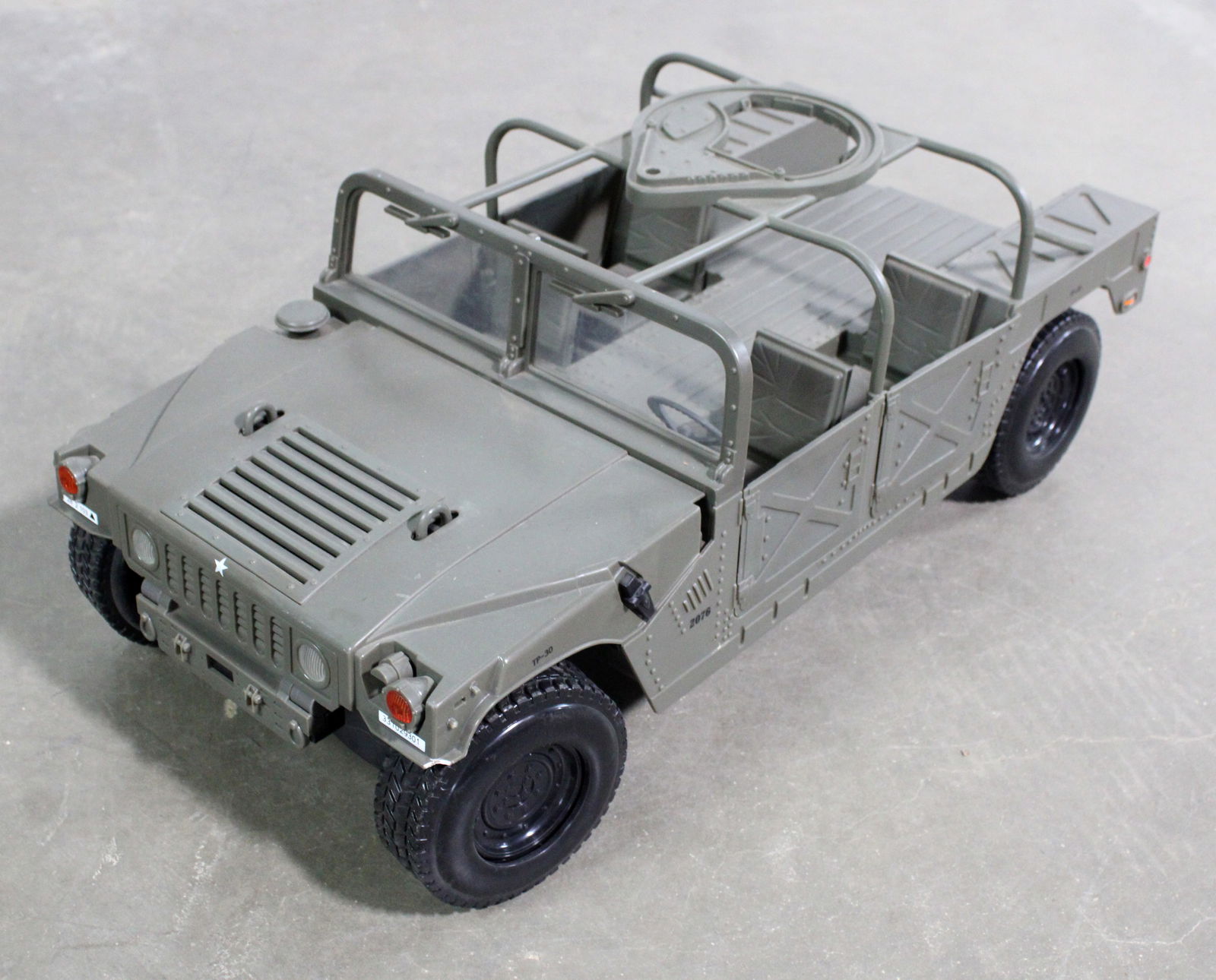 Large G.I. Joe Humvee, Hasbro 2002 (1 of 2)