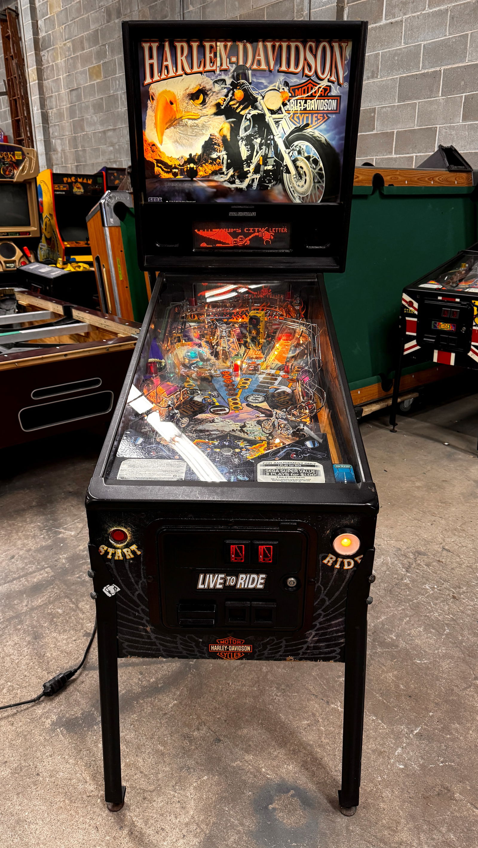 Stern Harley Davidson Pinball Machine (1 of 7)