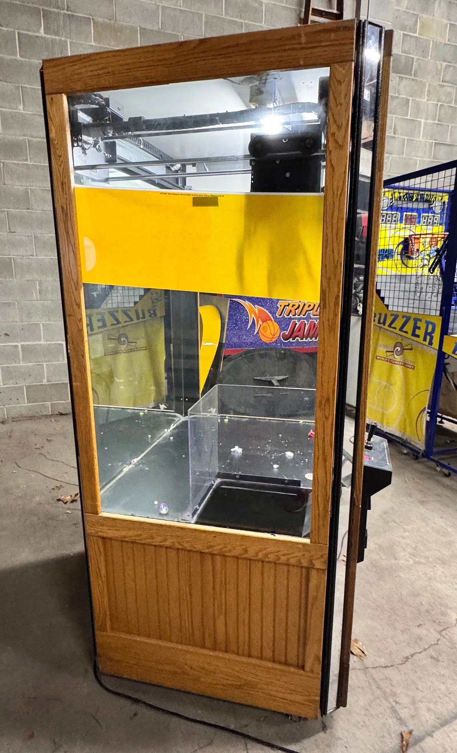 ICE Crane Arcade Game - 3
