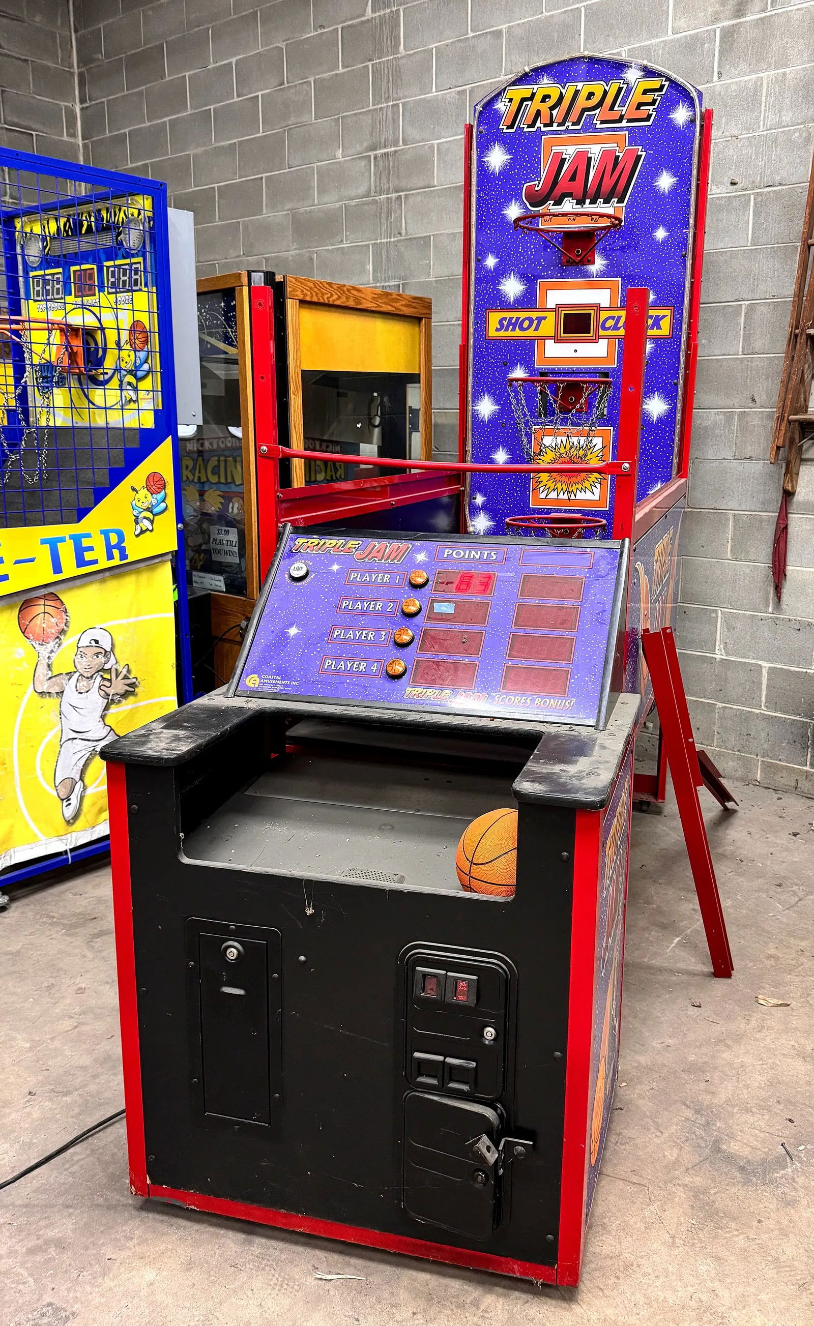 Triple Jam Basketball Arcade Game (1 of 4)