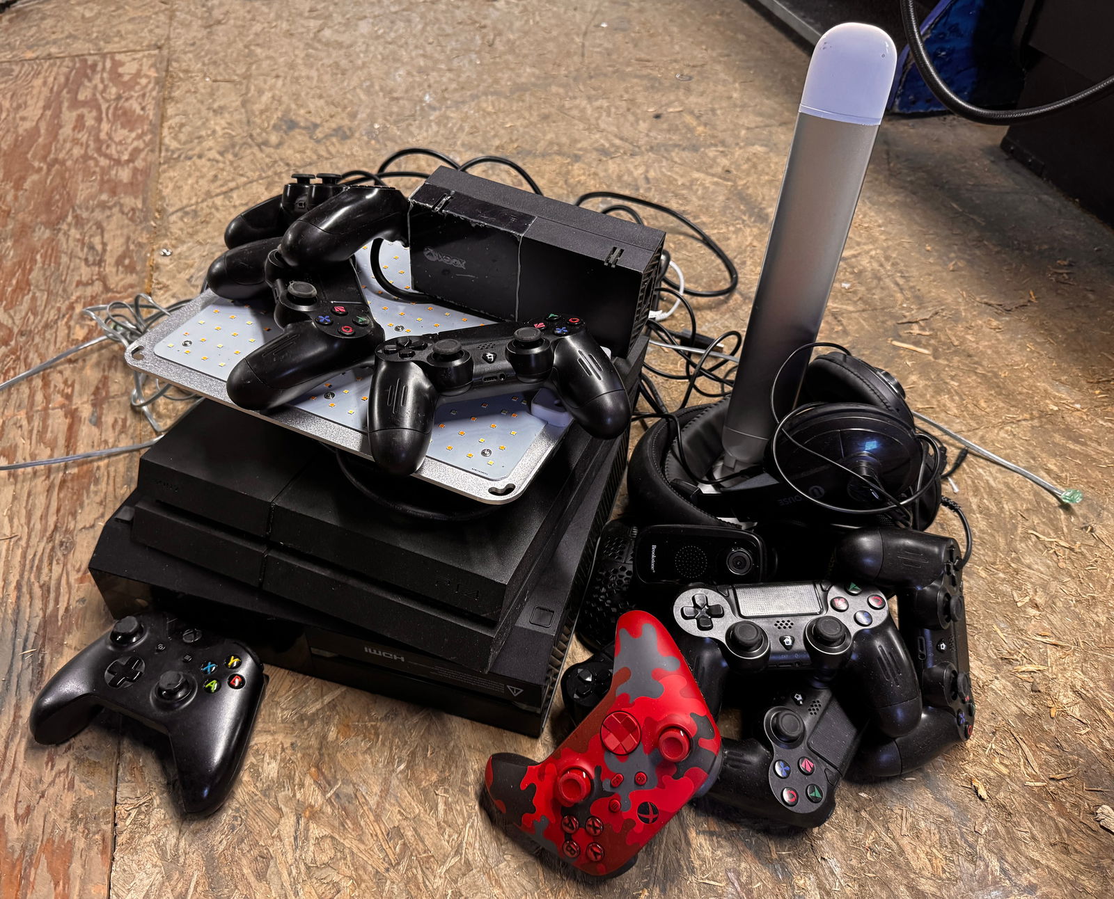 X-Box, PS4, Controllers and More for Arcade Consoles (1 of 4)