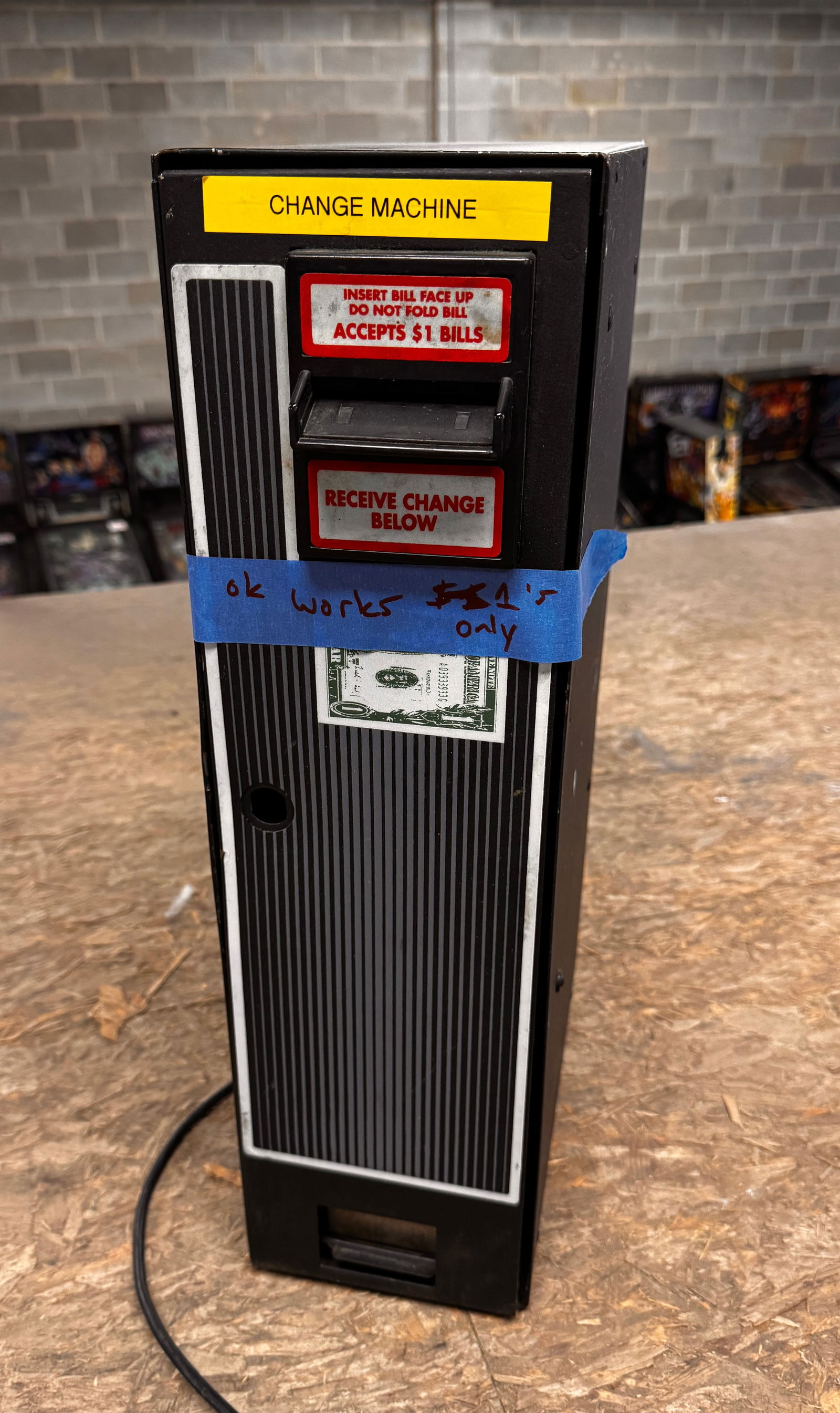 Change Machine, One Dollar Bills Only (1 of 1)