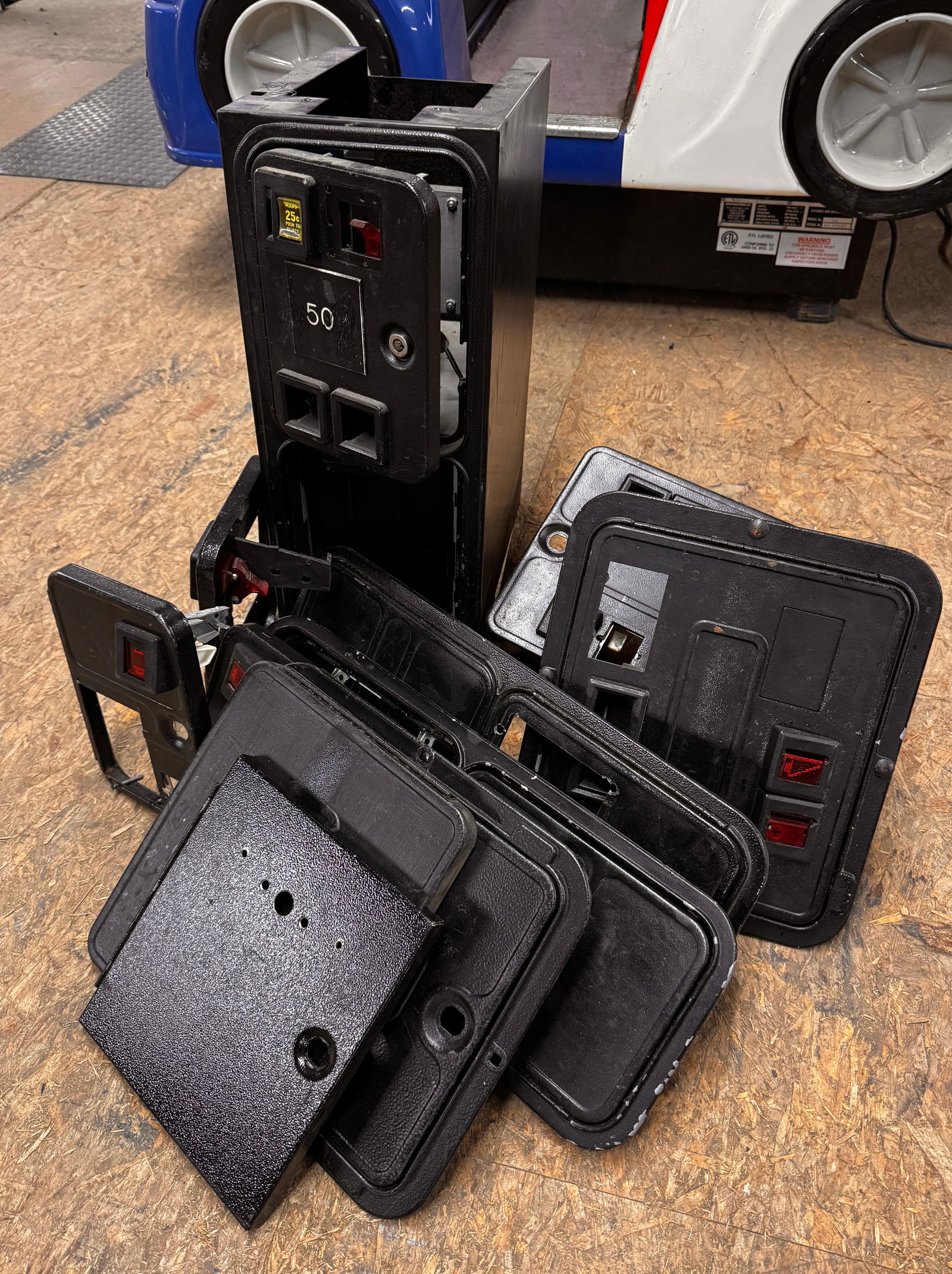 Coin Doors: ***This is a remote auction in Sewell, New Jersey. Pickup or third-party shipping is required on this item. A list of suggested shippers can be found in the terms of this auction and on our website.