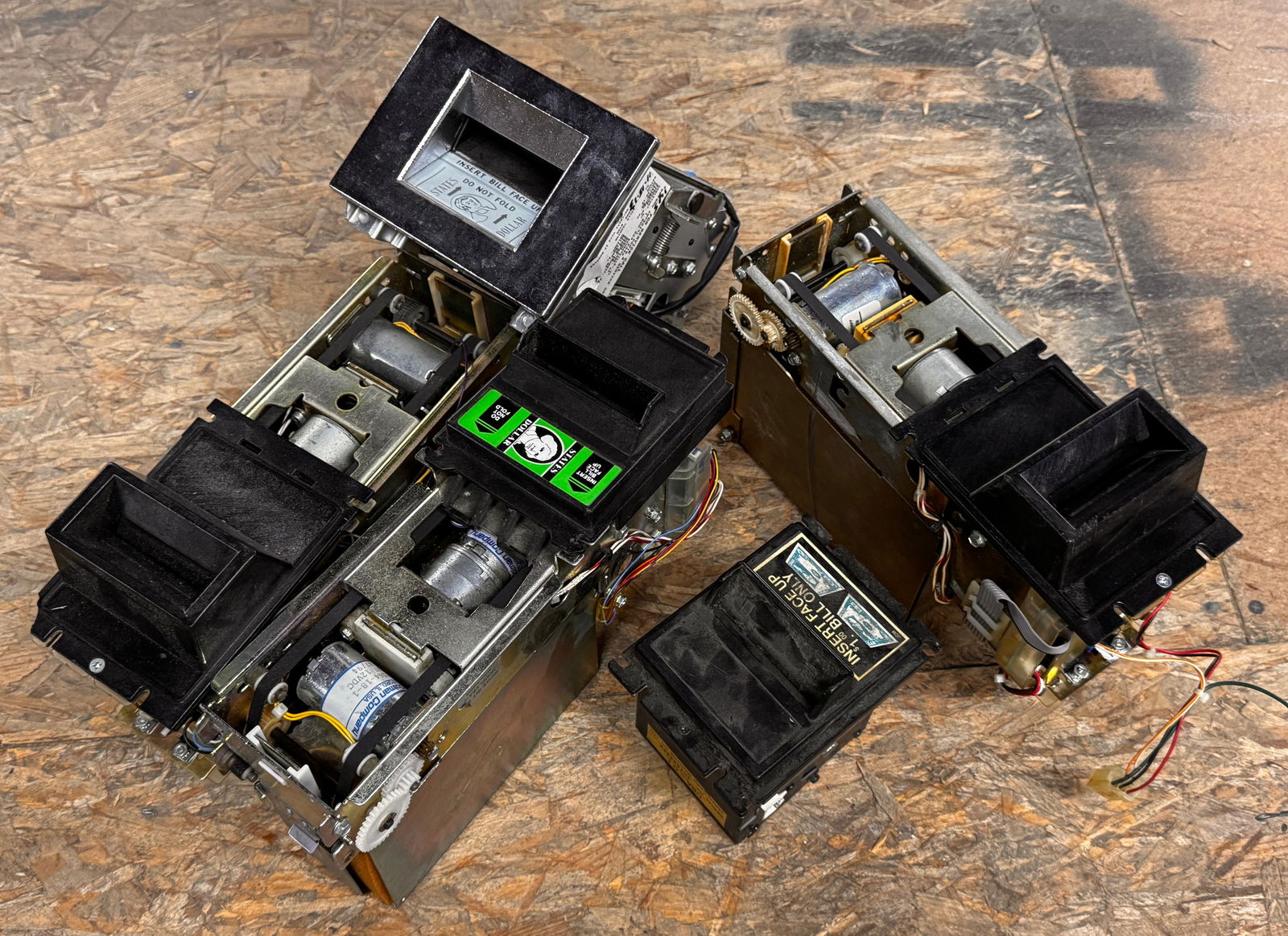 Dollar Bill Acceptors Assorted, Lot 3: ***This is a remote auction in Sewell, New Jersey. Pickup or third-party shipping is required on this item. A list of suggested shippers can be found in the terms of this auction and on our website.