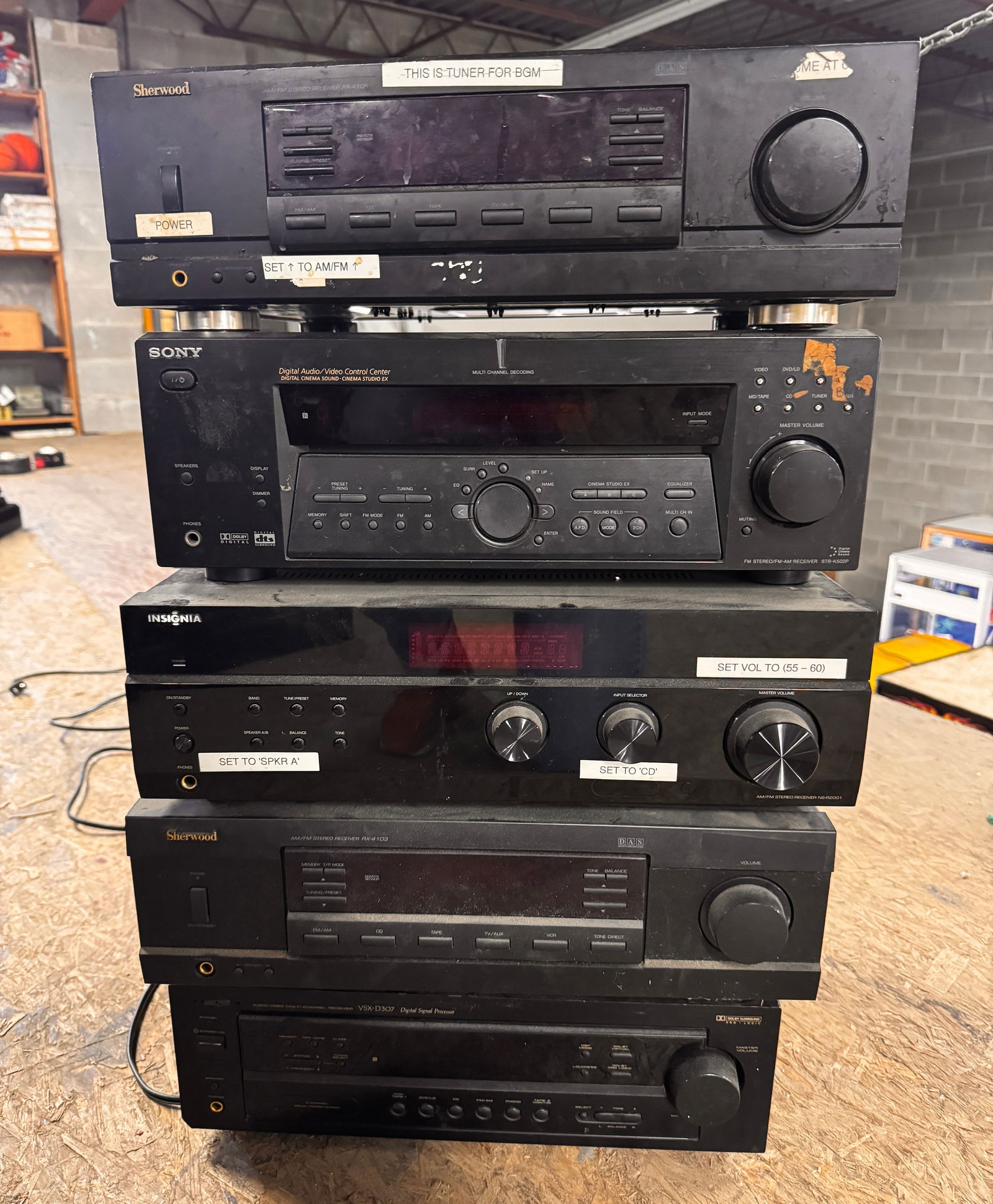 Amplifiers / Recievers Audio Equipment: Untested. **In-house shipping available. Please reach out to auction house prior to pickup day if you are needing this item shipped.