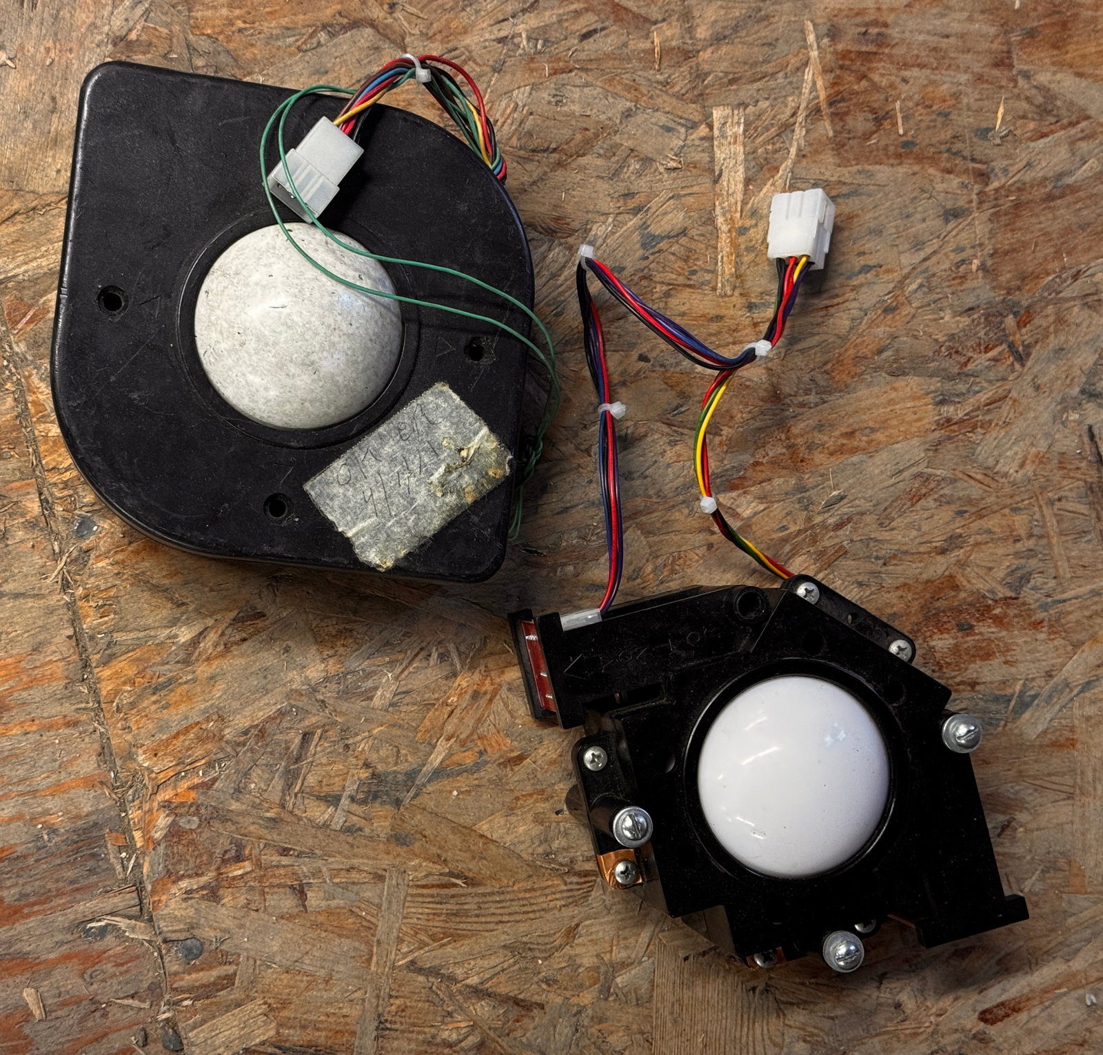 Trackballs for Arcades: **In-house shipping available. Please reach out to auction house prior to pickup day if you are needing this item shipped.