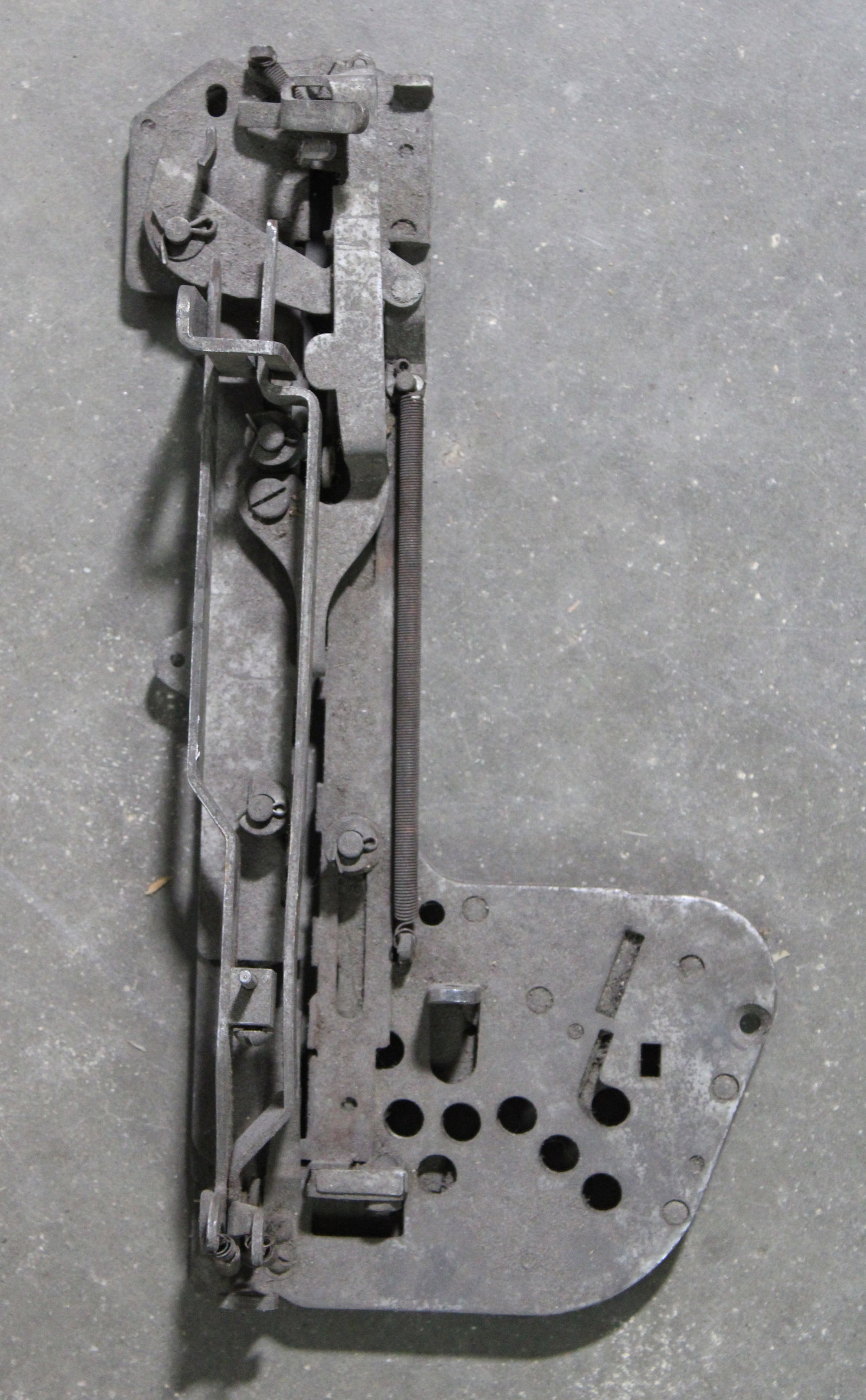 Mills Slot Machine Escalator: Believed to be for nickels. In-house shipping available.