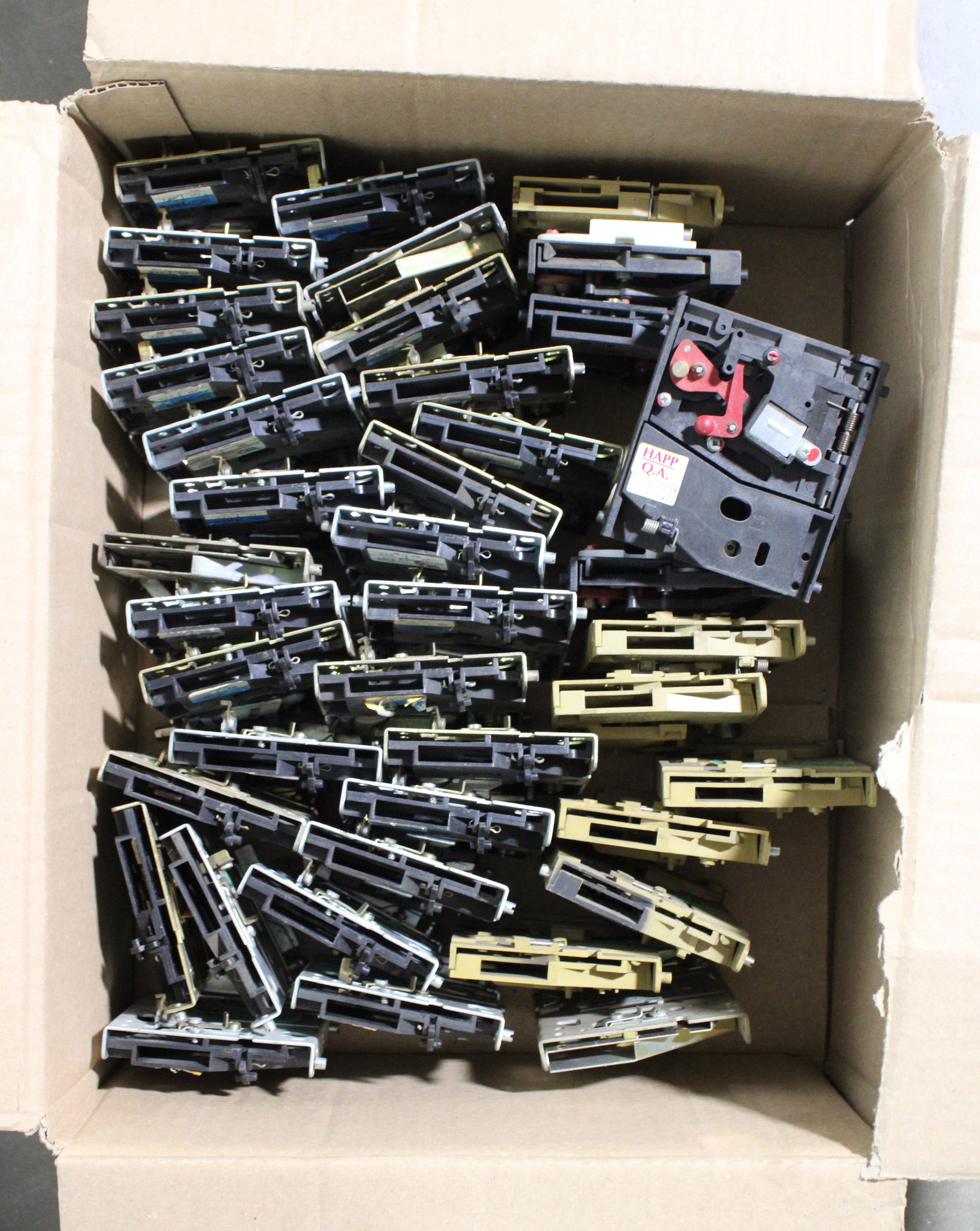 Large Lot of Coin Mechs: In-house shipping available.