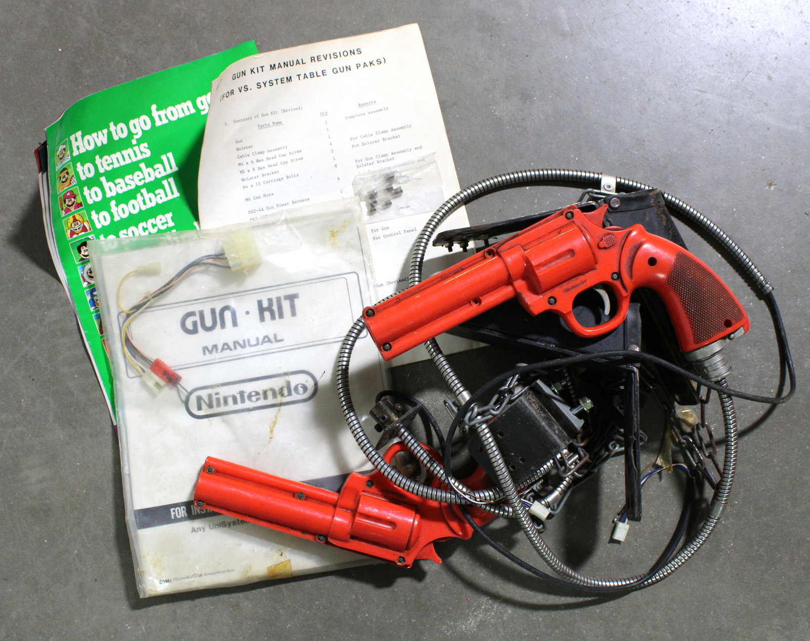 Nintendo VS Arcade System Gun-Kit with Manual: In-house shipping available.
