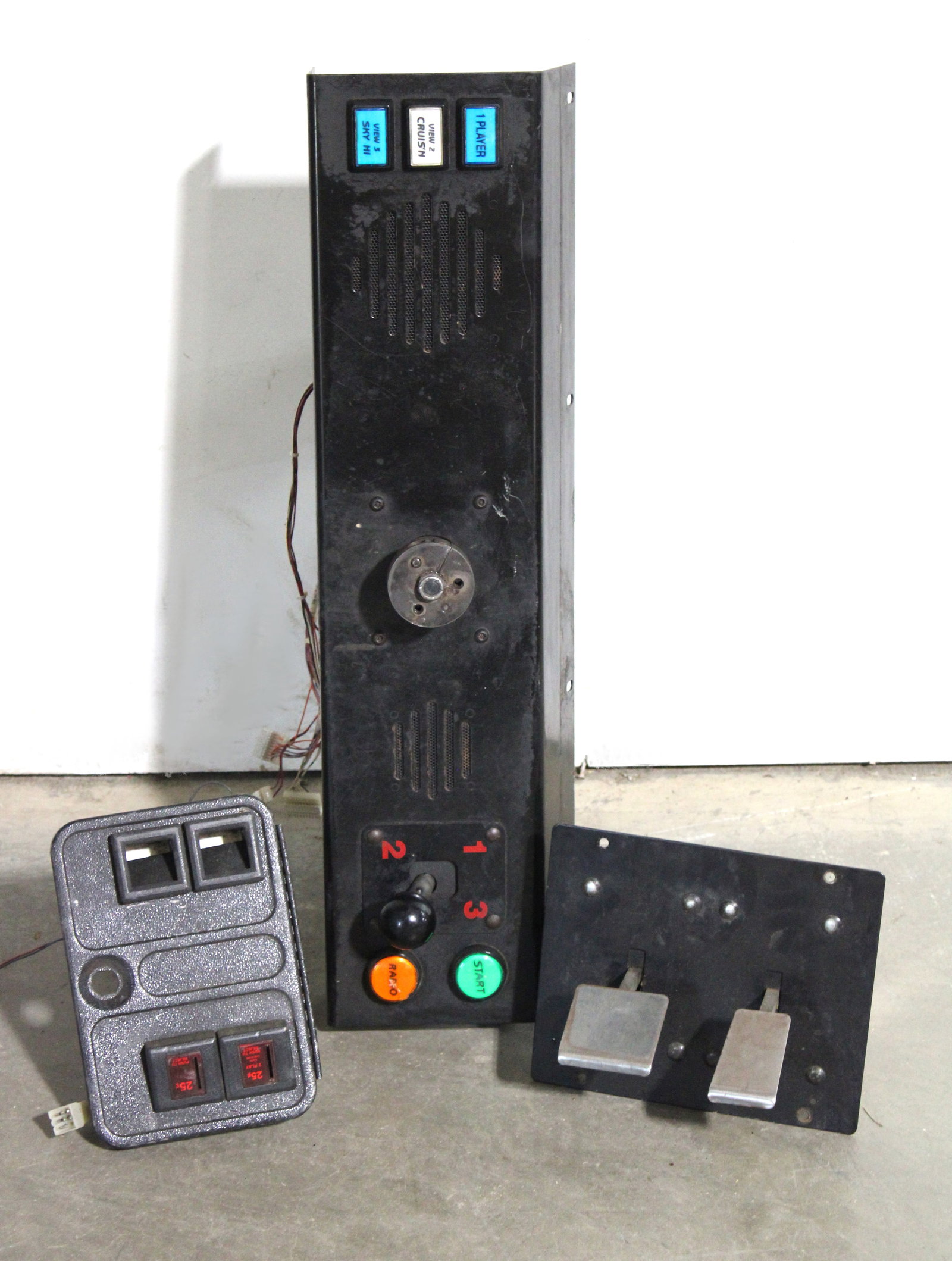 Cruis'n USA Control Panel, Pedal Assembly, Coin Door: This item requires third-party shipping or pickup arrangements to be made.