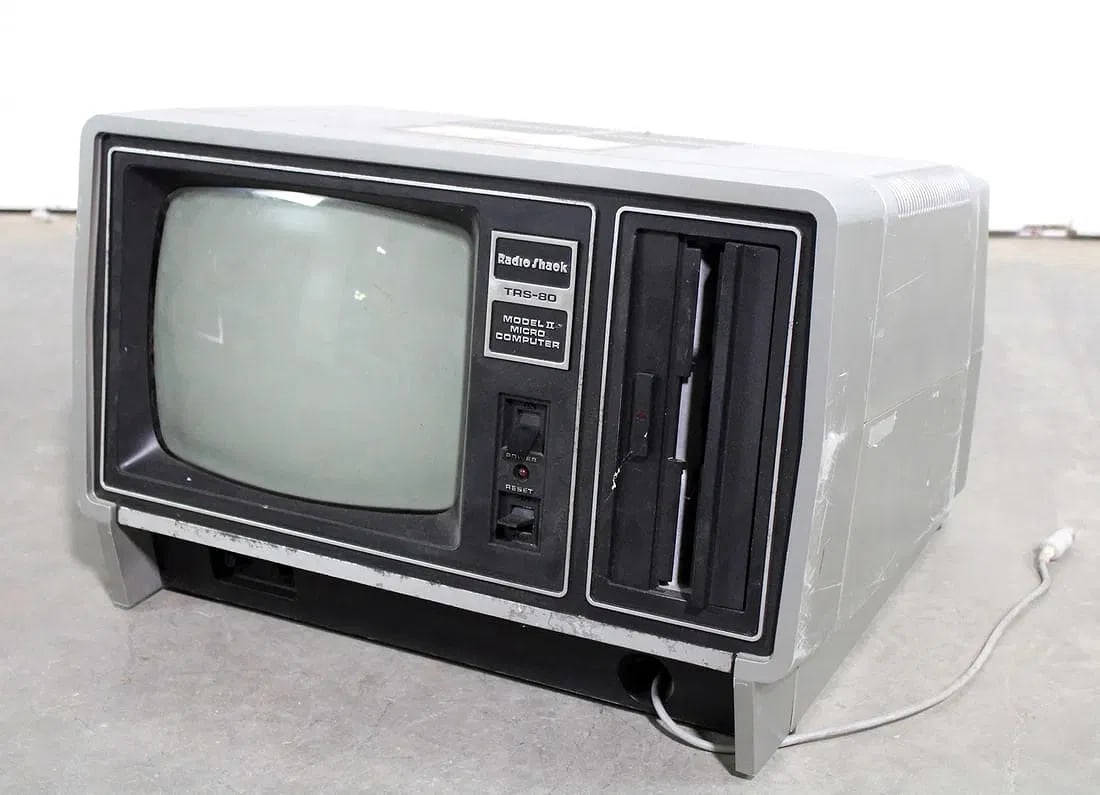Radio Shack TRS-80 Model II Micro Computer: This item requires third-party shipping or pickup arrangements to be made.