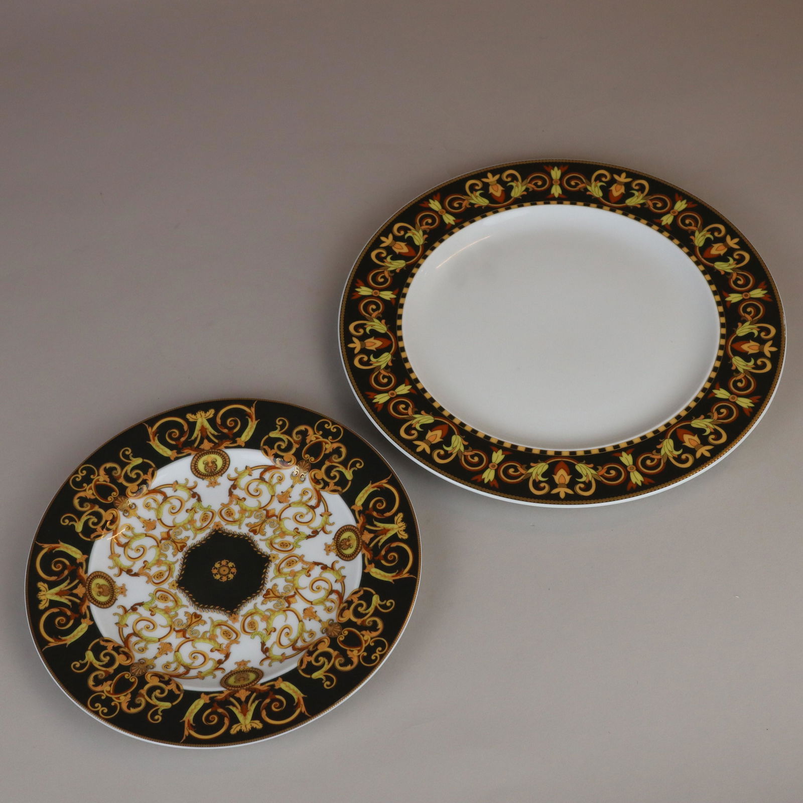 Zwei Teller "Versace Barocco" - Rosenthal, Entwurf (1 of 9)