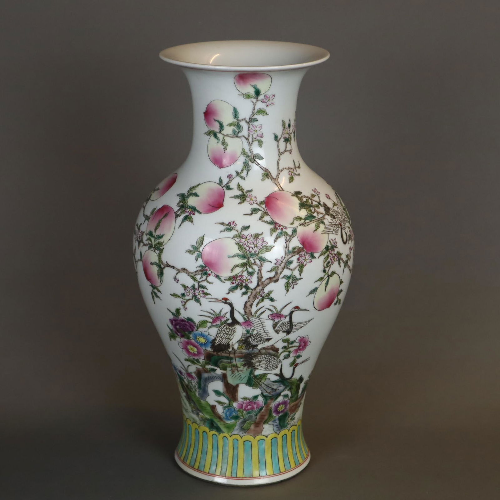 Famille-Rose-Vase mit Kranich- und Pfirsichdekor - (1 of 10)
