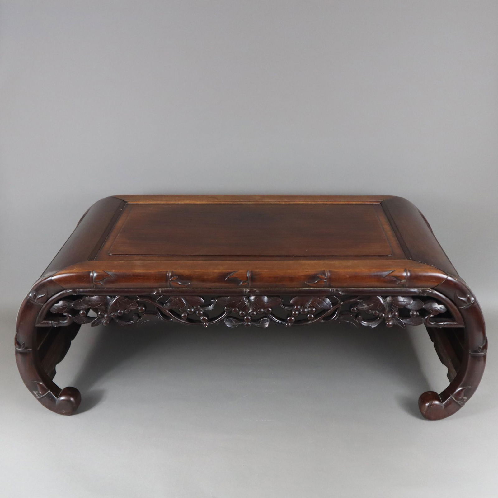 Beistelltisch/ niedrige Holzbank (1 of 11)