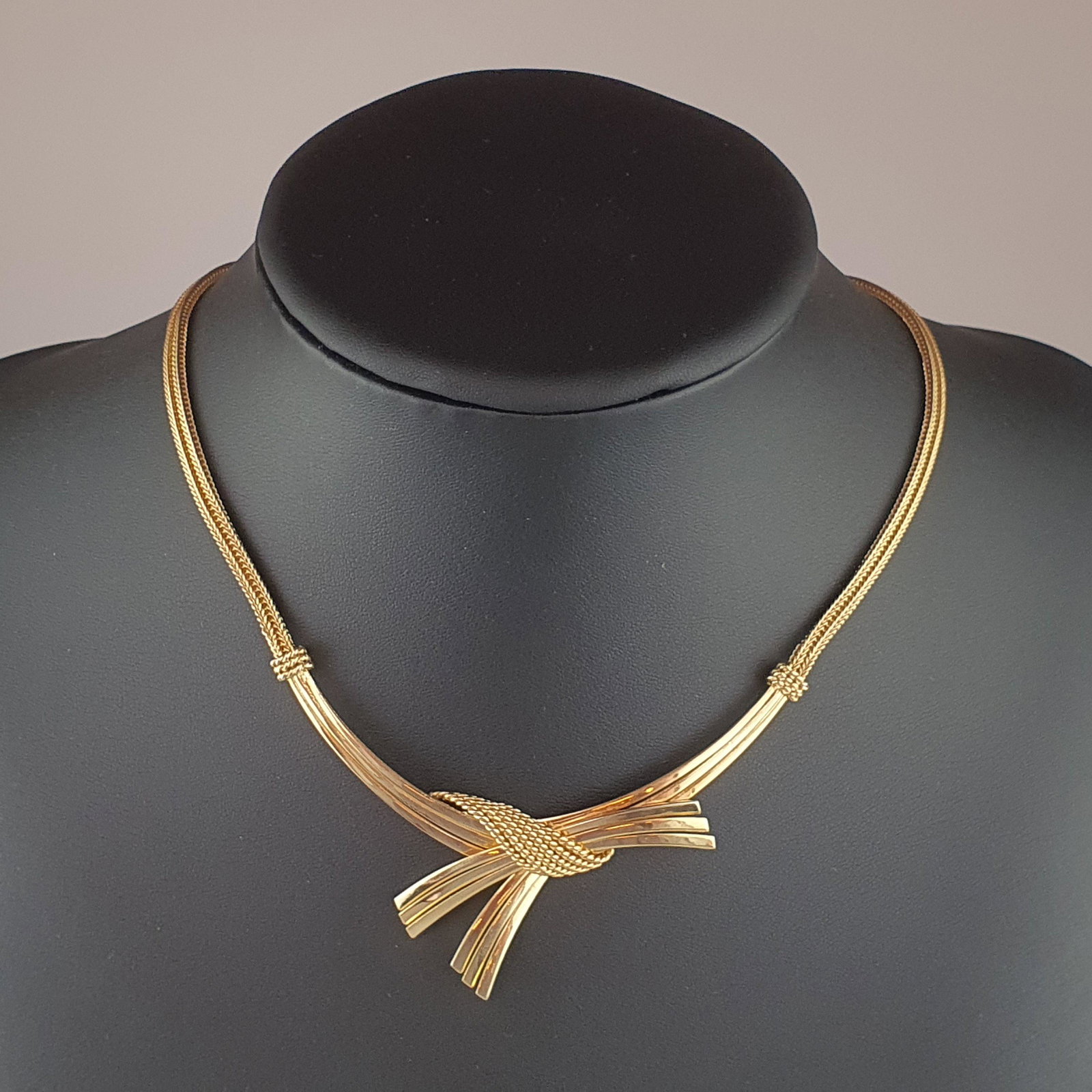 Vintage-Collier - Henkel & Grosse (Pforzheim), vergoldetes Metall, teils gekordelt, signiert „: Vintage-Collier - Henkel & Grosse (Pforzheim), vergoldetes Metall, teils gekordelt, signiert „Grosse 19 © 63 (1963) MADE IN GERMANY““, L. mit Verlängerungskettchen ca. 43 c