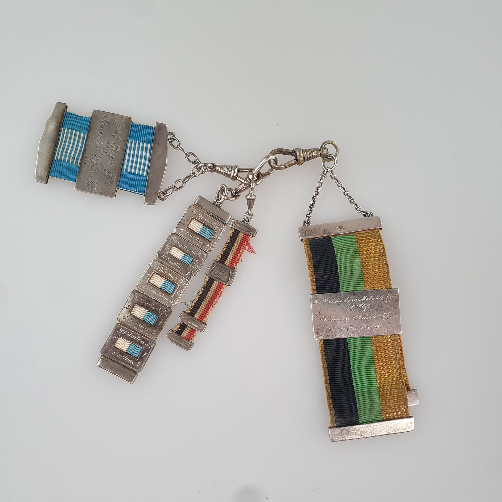 Vier studentische Bierzipfel / Weinzipfel - alle 800er Silber, gestempelt, mit Widmungen graviert,: Vier studentische Bierzipfel / Weinzipfel - alle 800er Silber, gestempelt, mit Widmungen graviert, teils datiert 1907 / 1911 / 1929, zeitbedingte Abnutzung, L. ca. 6,5 bis 12,5 cm