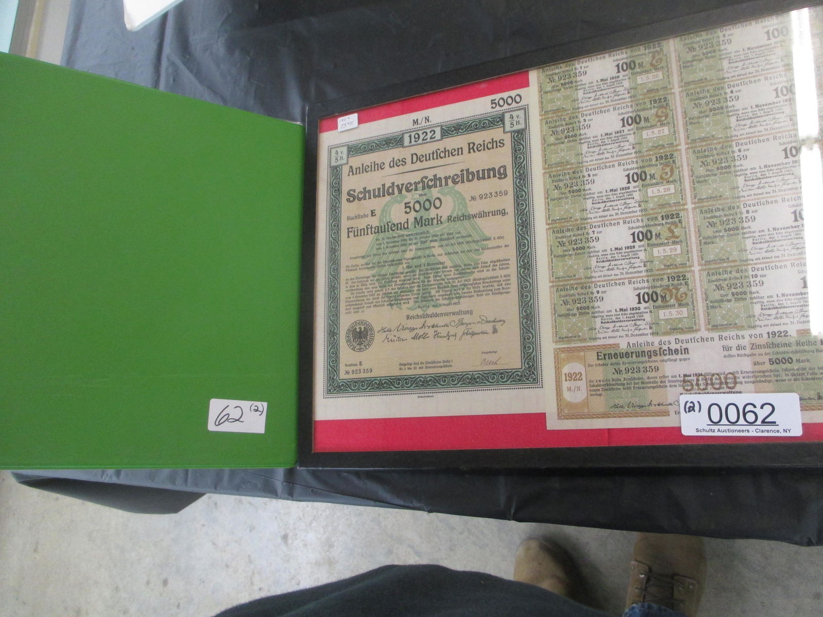 2 LOTS OF FOREIGN COINS AND PAPER MONEY (1 of 6)