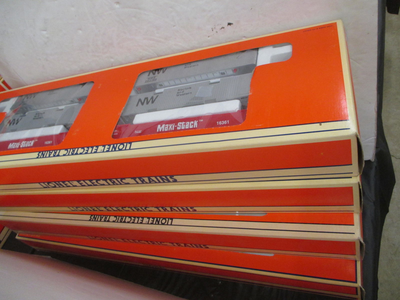4 BOXES LIONEL FLAT CAR STACKS (1 of 3)