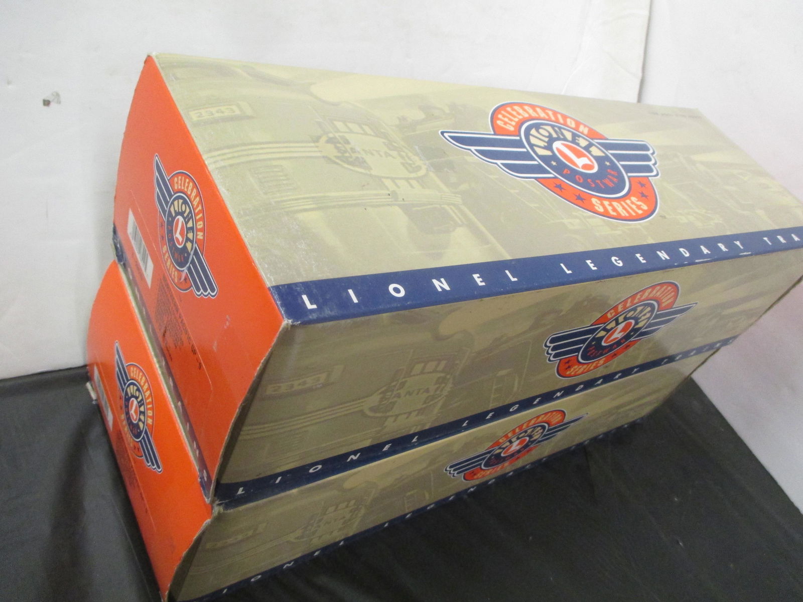 2 LIONEL NORTHERN PACIFIC TRAINS (1 of 2)