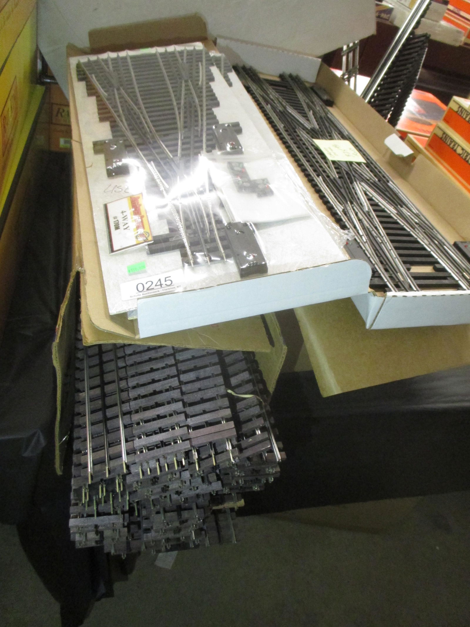 MISC. TRAIN TRACK INCL. 2 4-WAY, CROSSOVER (1 of 2)