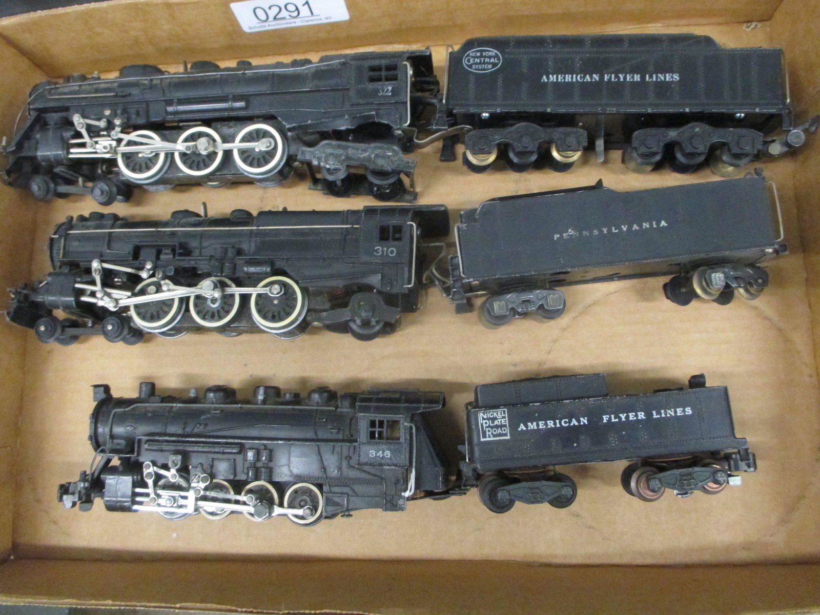 AMERICAN FLYER ENGINE AND TENDER & OTHER TRAINS (1 of 4)
