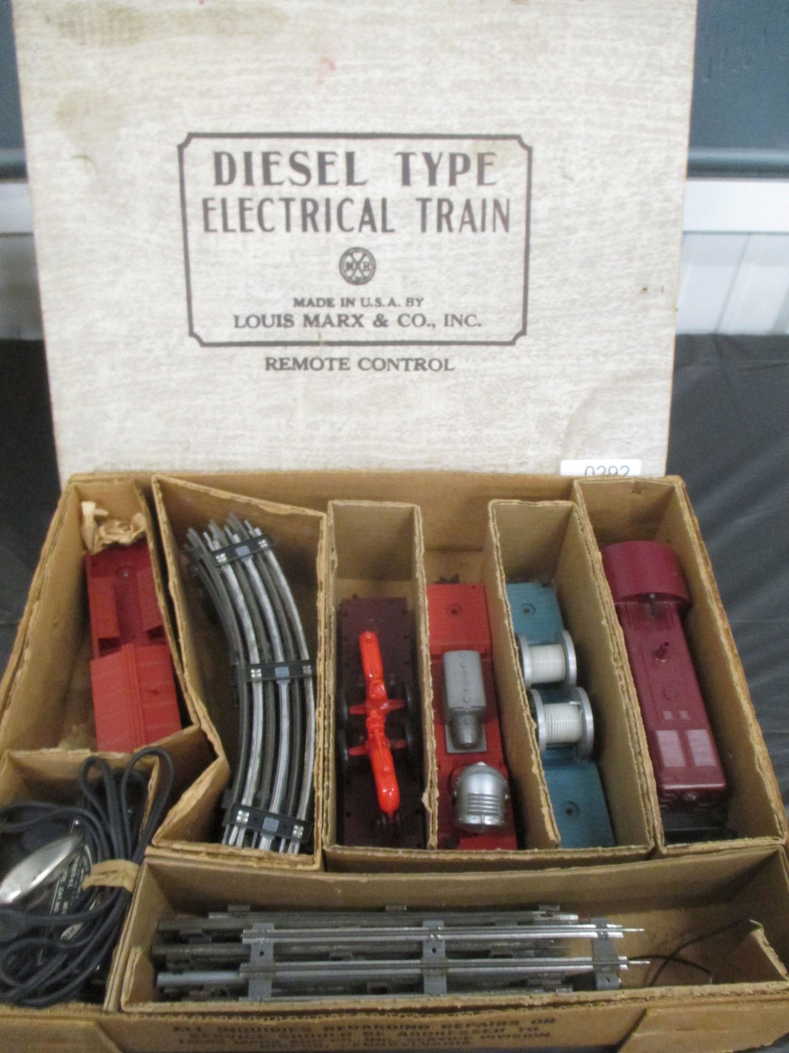 MARX DIESEL TYPE ELECTRIC TRAIN SET (1 of 2)