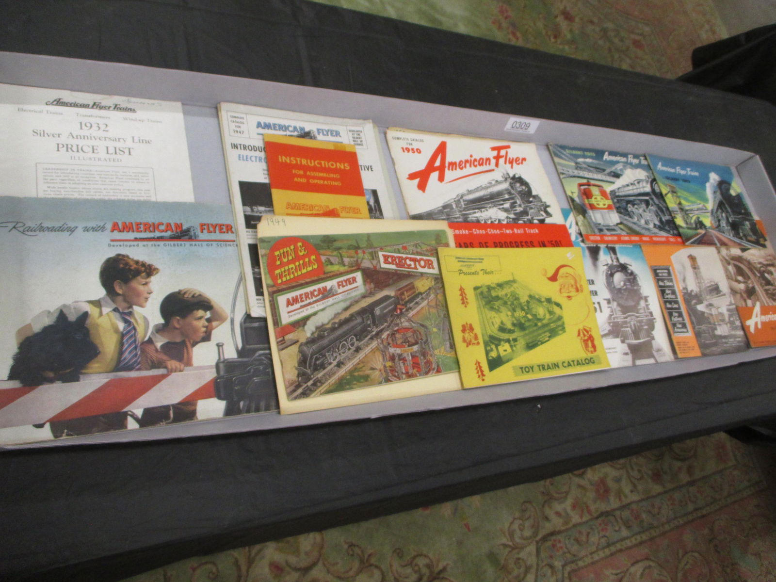 TRAY OF AMERICAN FLYER CATALOGS (1 of 4)