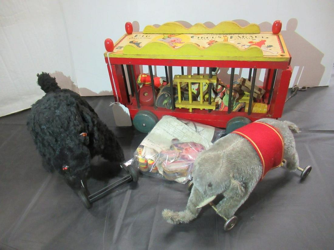 FISHER PRICE CIRCUS WAGON + 2 TOYS ON WHEELS: FISHER PRICE CIRCUS WAGON AND 2 PLUSH TOYS ON WHEELS