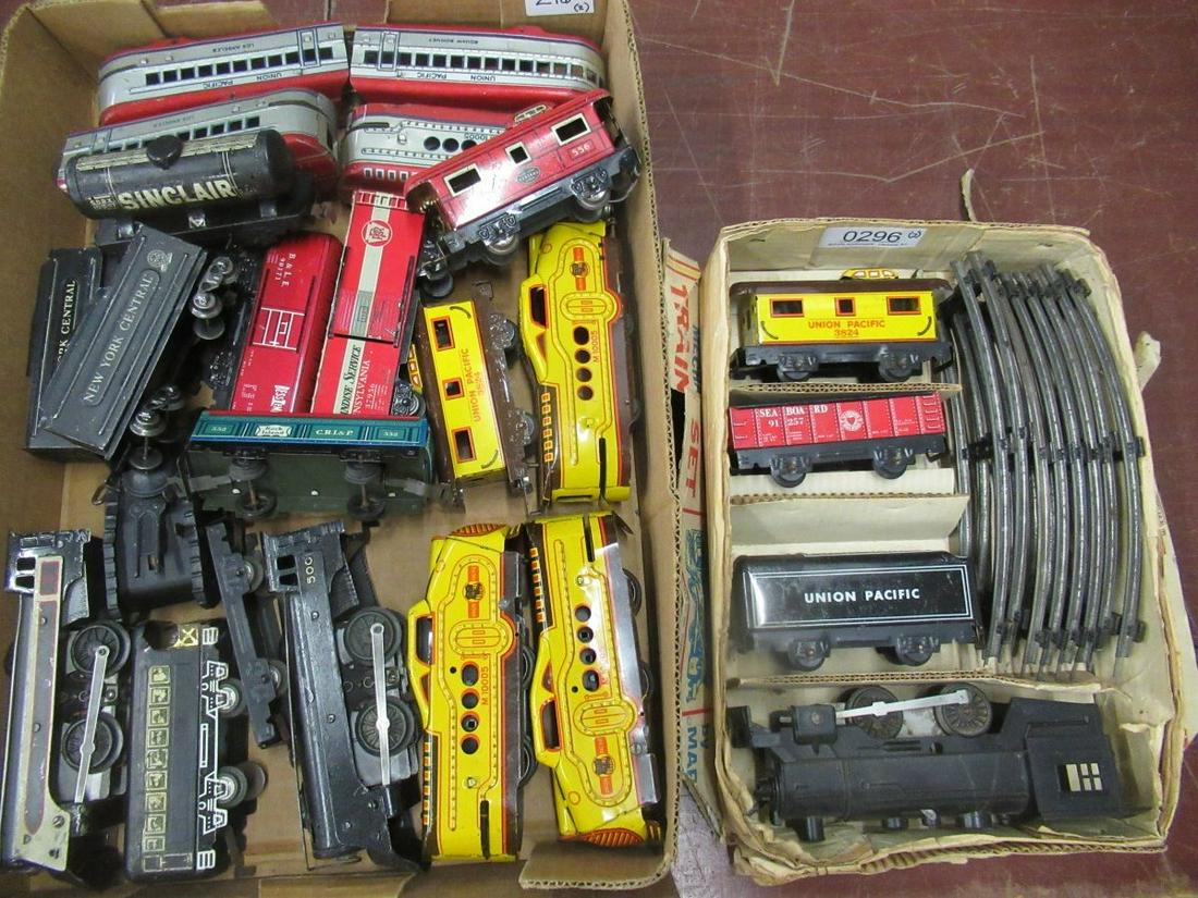 LARGE GROUP OF MARX ENGINES AND TRAIN CARS, 1 SET: LARGE GROUP OF MARX ENGINES AND TRAIN CARS PLUS 1 TRAIN SET IN BOX WITH TRACK
