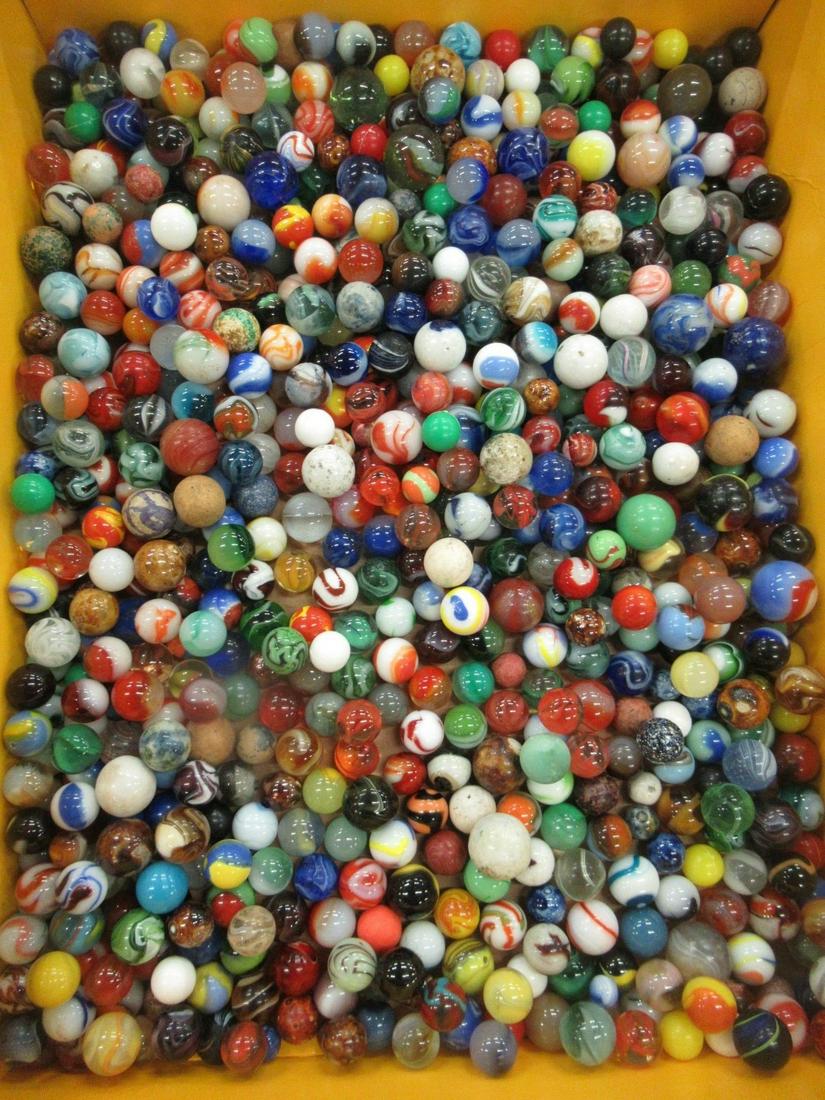 Large Lot of Marbles Including Swirls, Cats Eyes: Large Lot of Marbles Including Swirls, Cats Eyes, Clay, Etc.