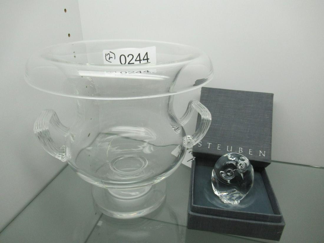 Steuben Owl and Steuben Handled Urn: Steuben Owl and Steuben Handled Urn