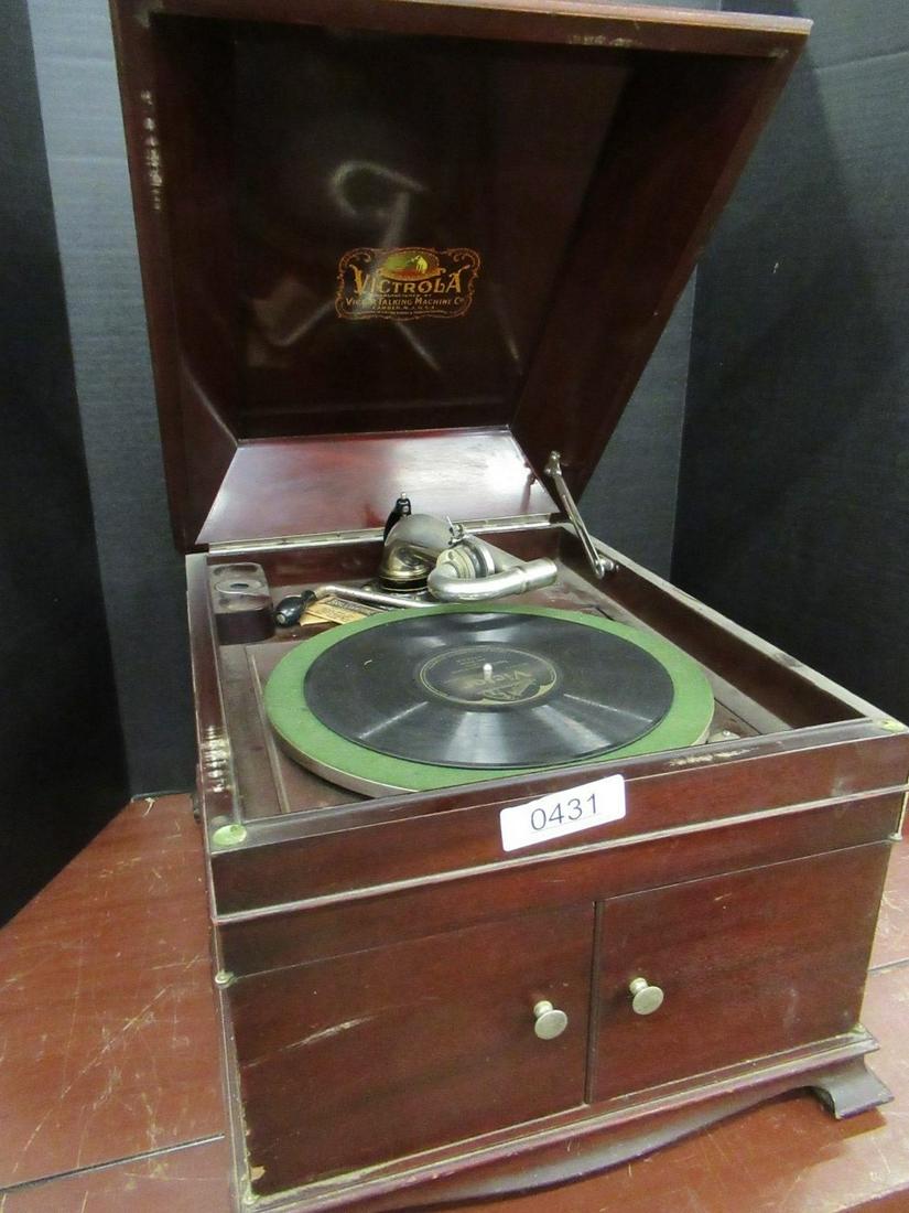 Tabletop Victrola, Victor Talking Machine: Tabletop Victrola, Victor Talking Machine Company, Approx. 15" h x 17" w x 21" d