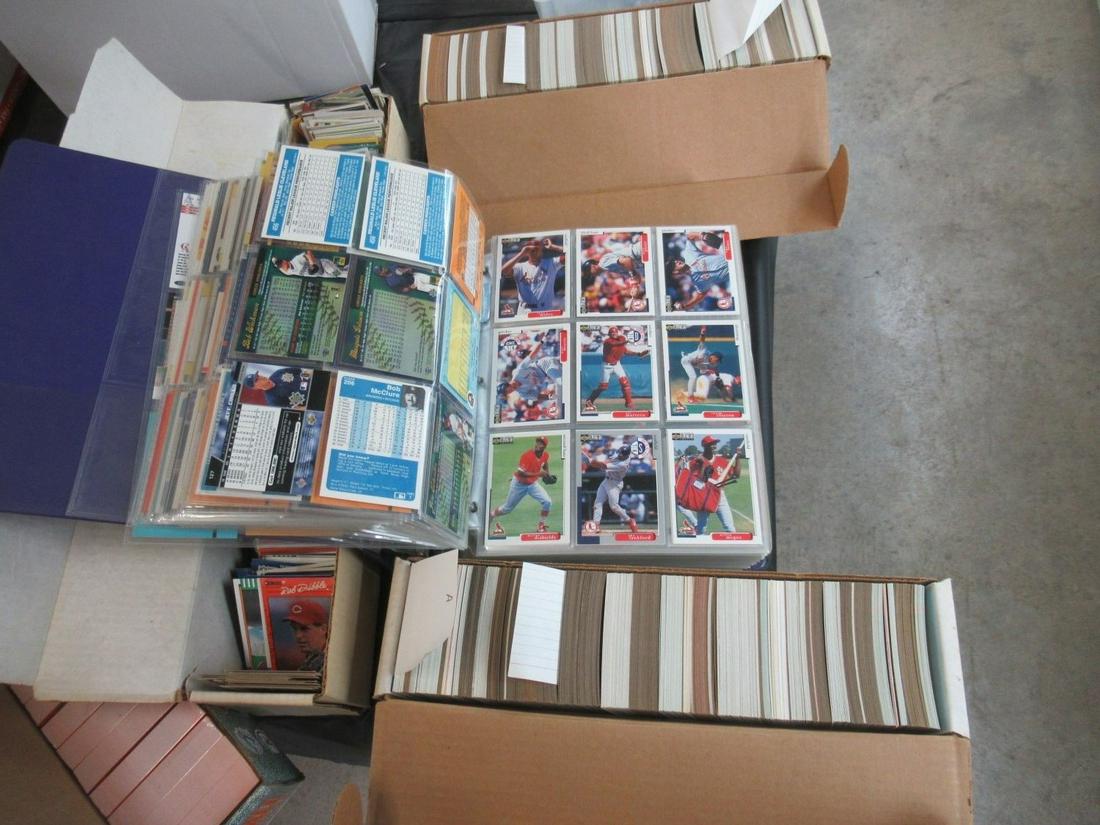 Large Album of Baseball Cards and Loose Cards (1 of 19)