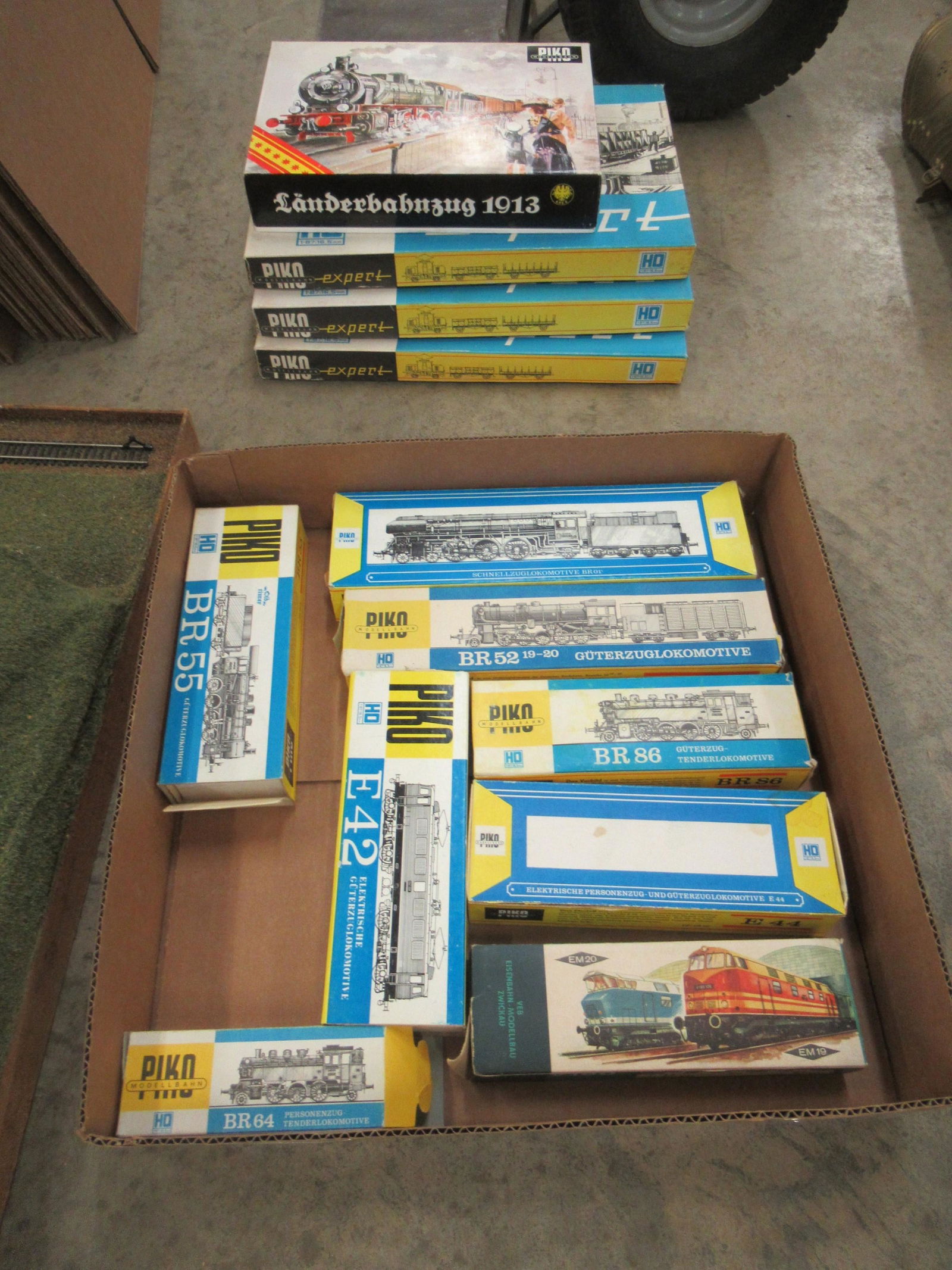 Lot of Piko HO Gauge Trains and Track Layout (1 of 4)