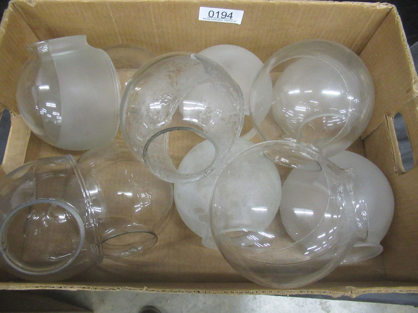 Box of Angle Lamp Shade Holders (1 of 2)