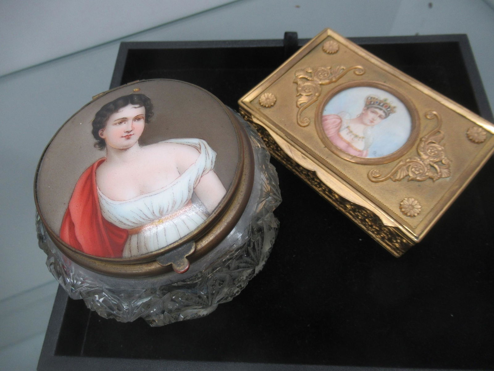 Decorative Box w/ Mini. Painting & Powder Jar (1 of 3)