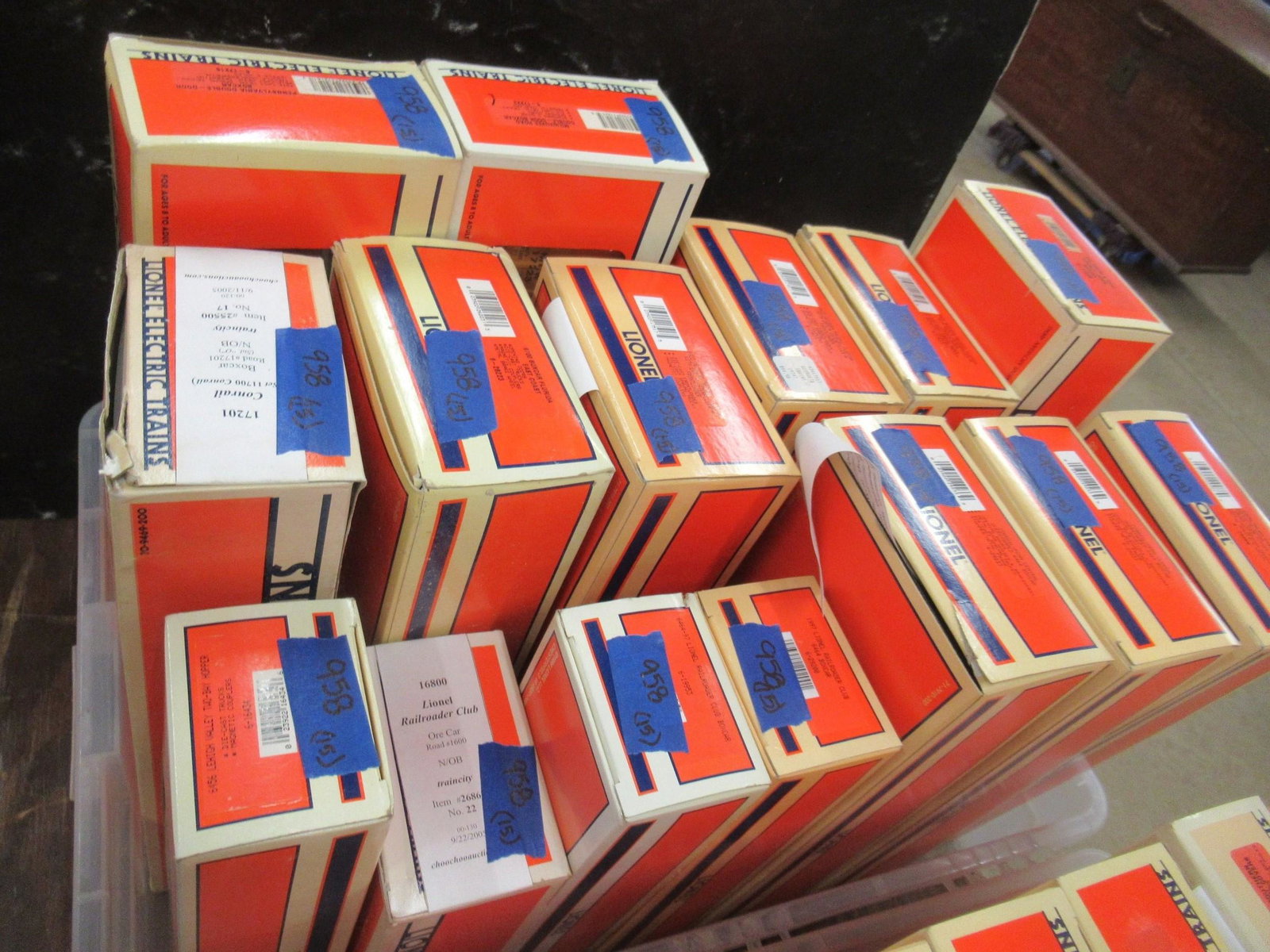 Group of Lionel Train Cars in Boxes: Group of Lionel Train Cars in Boxes Approx. 15pcs. Incl. Box Cars, Flat Cars, Hopper, Etc -