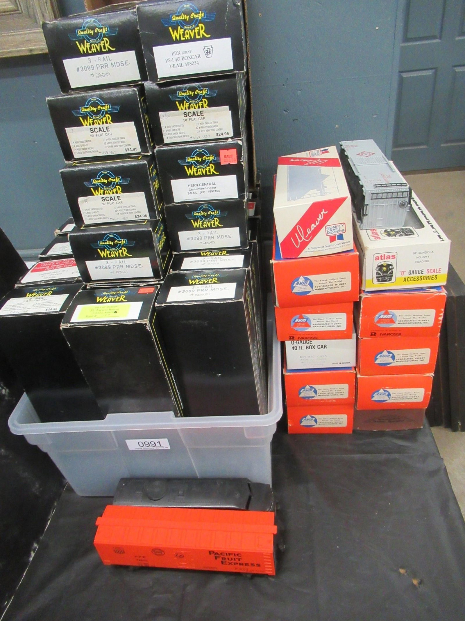Group of Weaver & AHM Trains in Boxes: Group of Weaver & AHM Trains in Boxes, Approx. 36 pcs. -