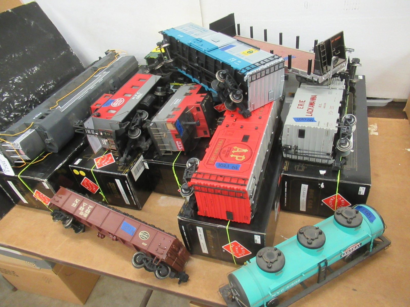 10 Aristo-Craft G Gauge Train Cars: 10 Aristo-Craft G Gauge Train Cars, some with boxes -