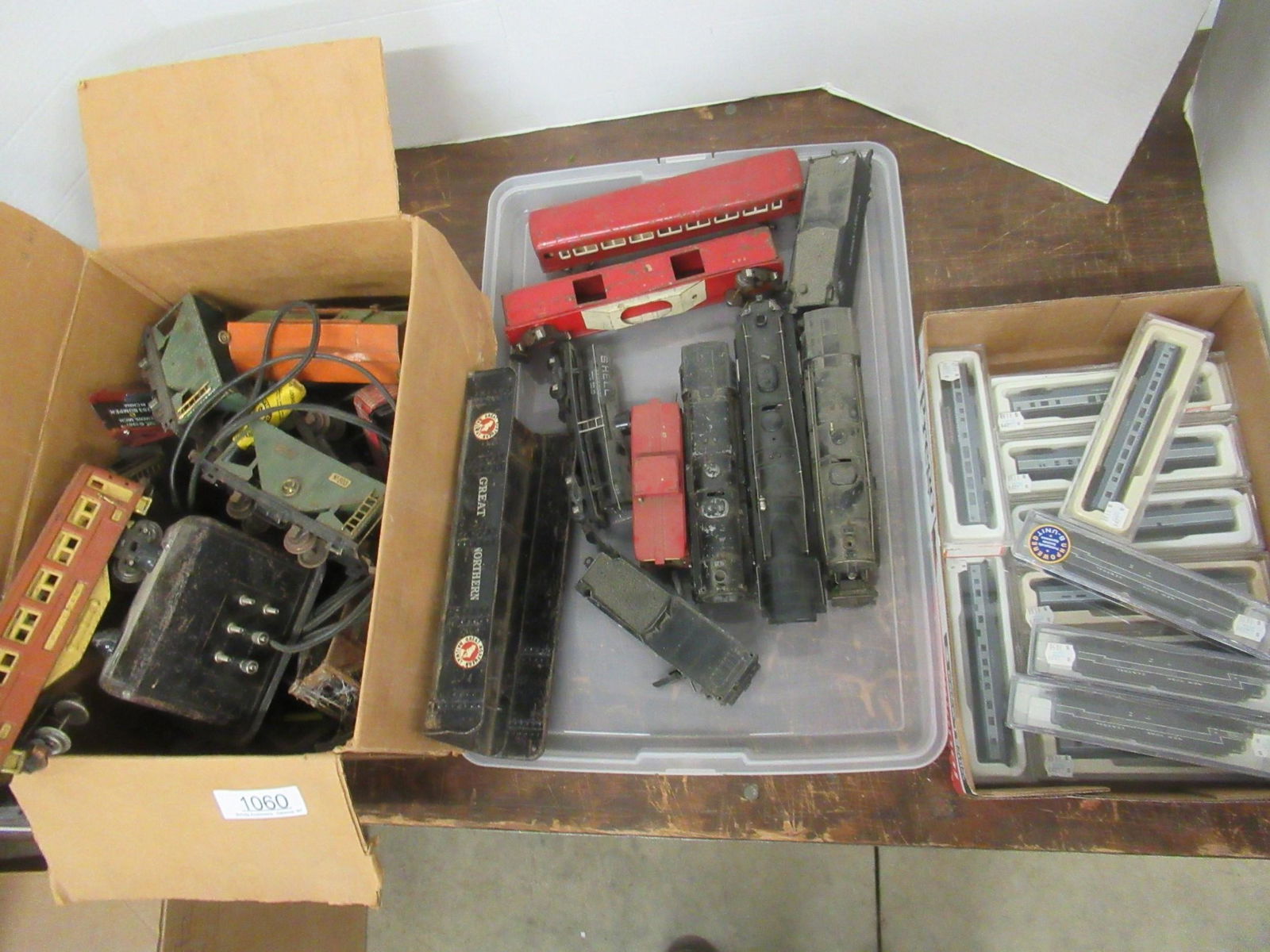 Group of N Scale Trains: Group of N Scale Trains, approx. 12 pcs & Some Older Trains in Need of Repair -